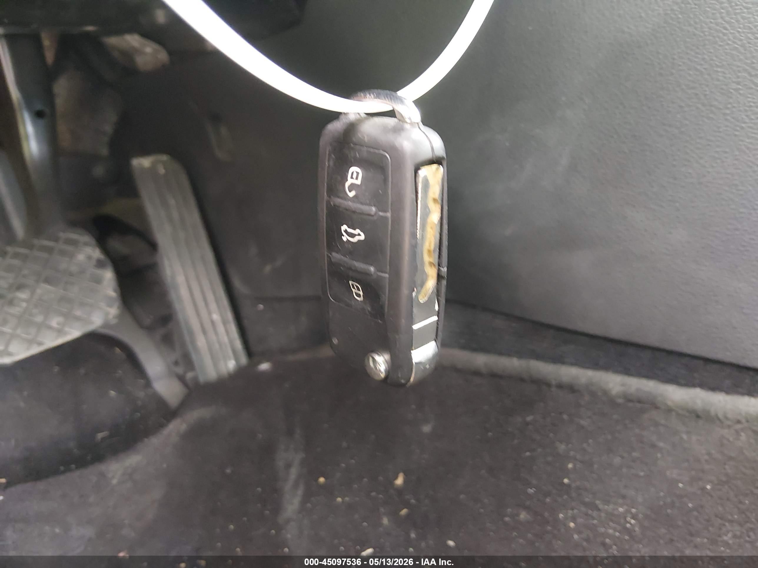 VOLKSWAGEN PASSAT image 11