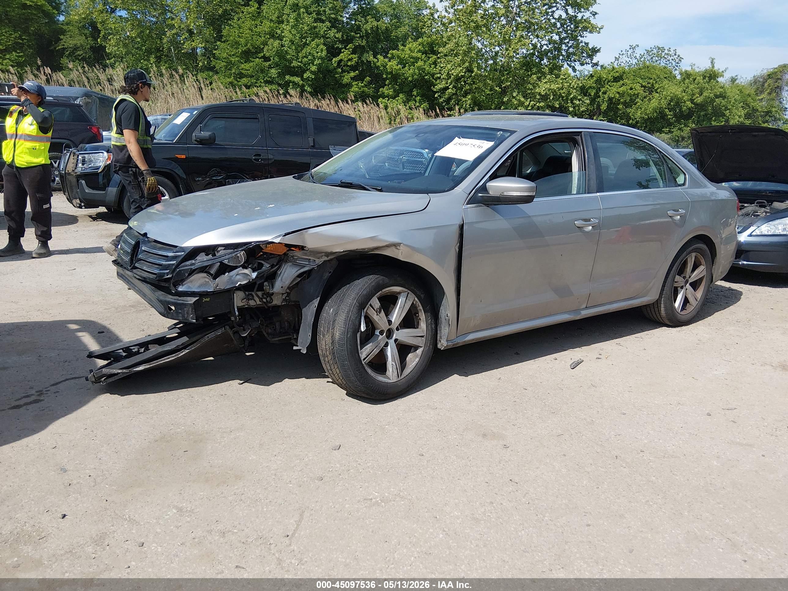 VOLKSWAGEN PASSAT image 2