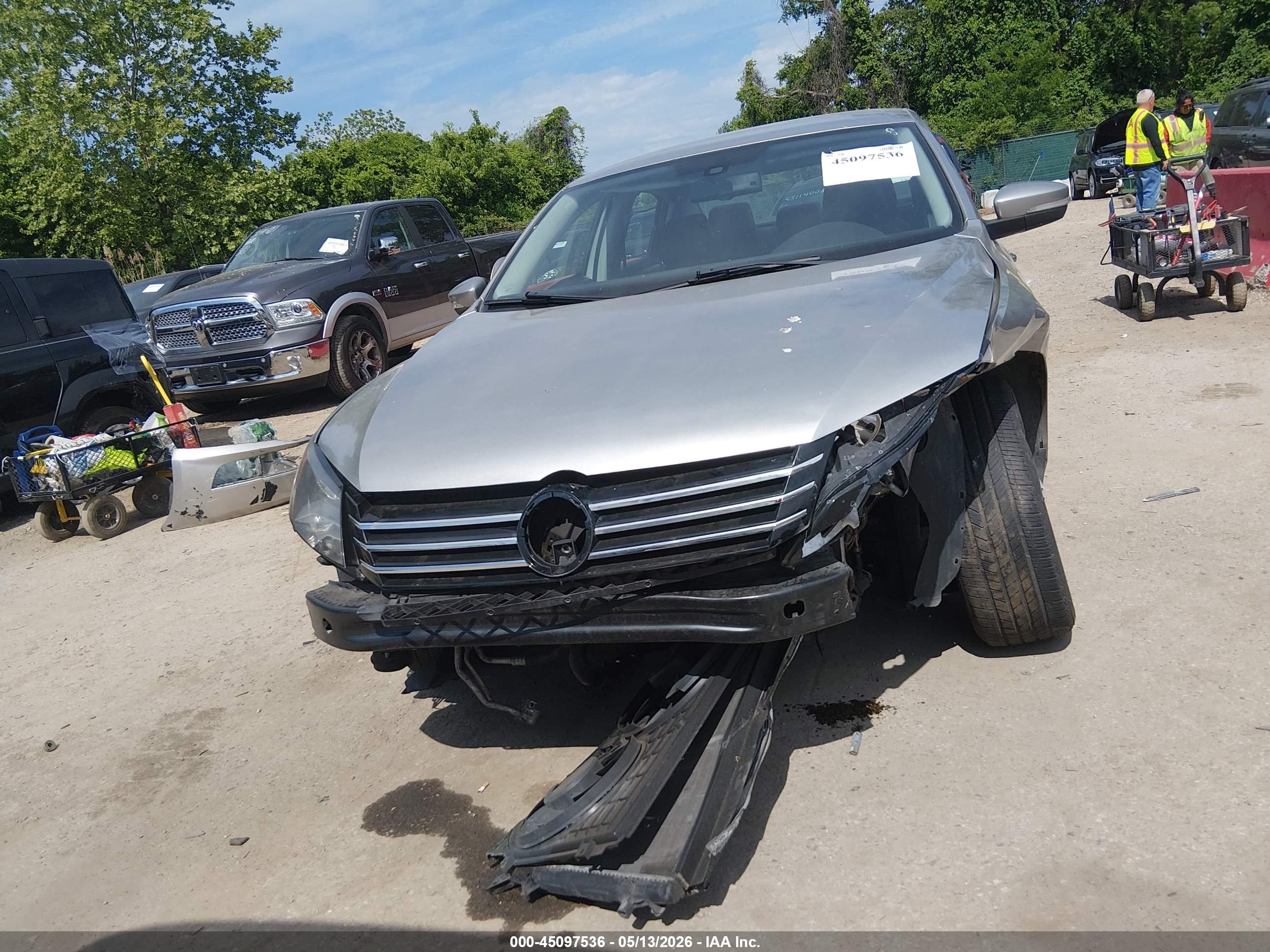 VOLKSWAGEN PASSAT image 6