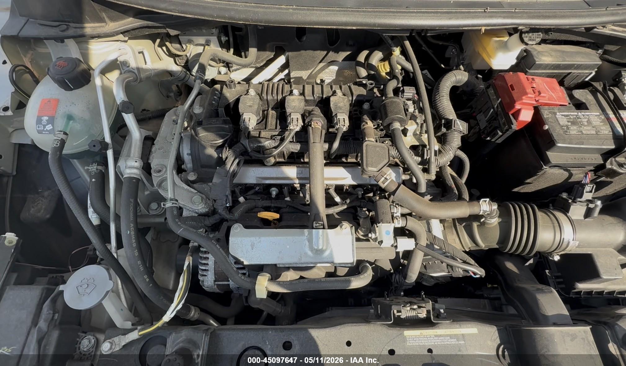 NISSAN VERSA image 10