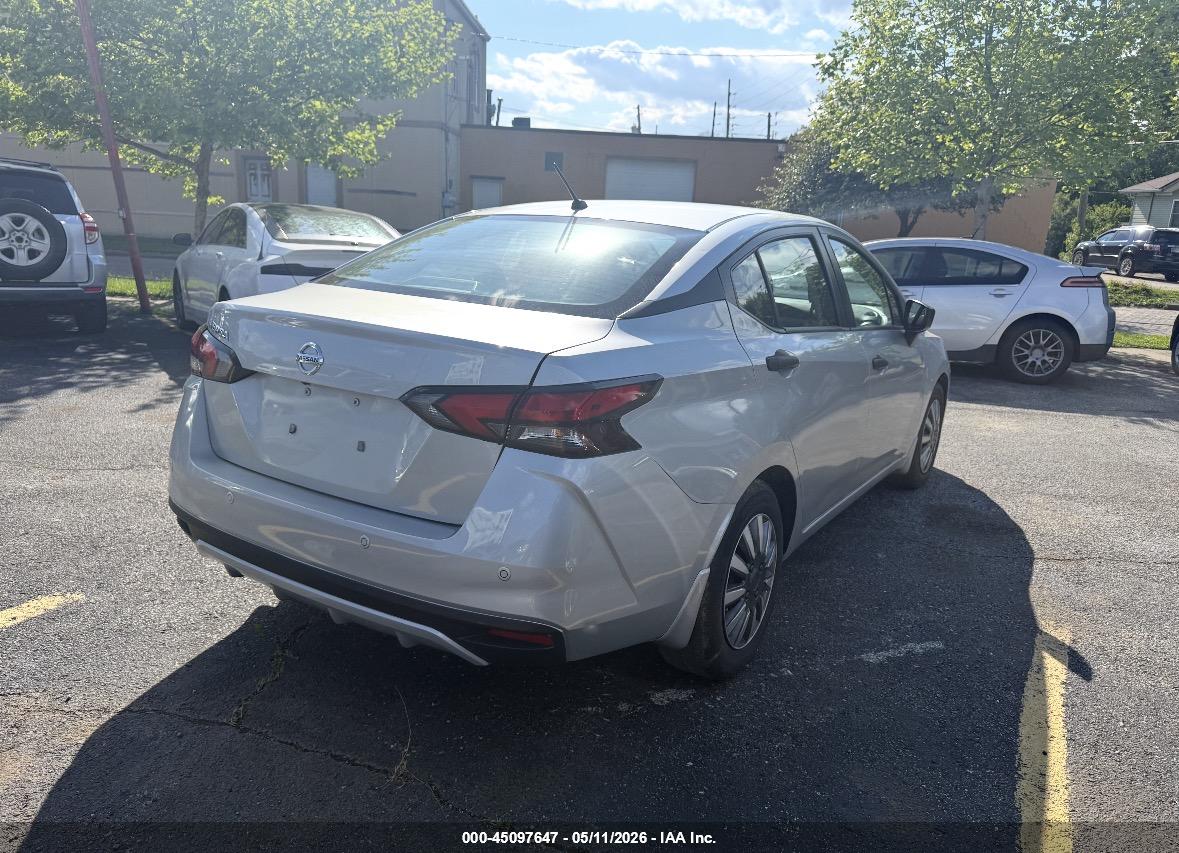 NISSAN VERSA image 3