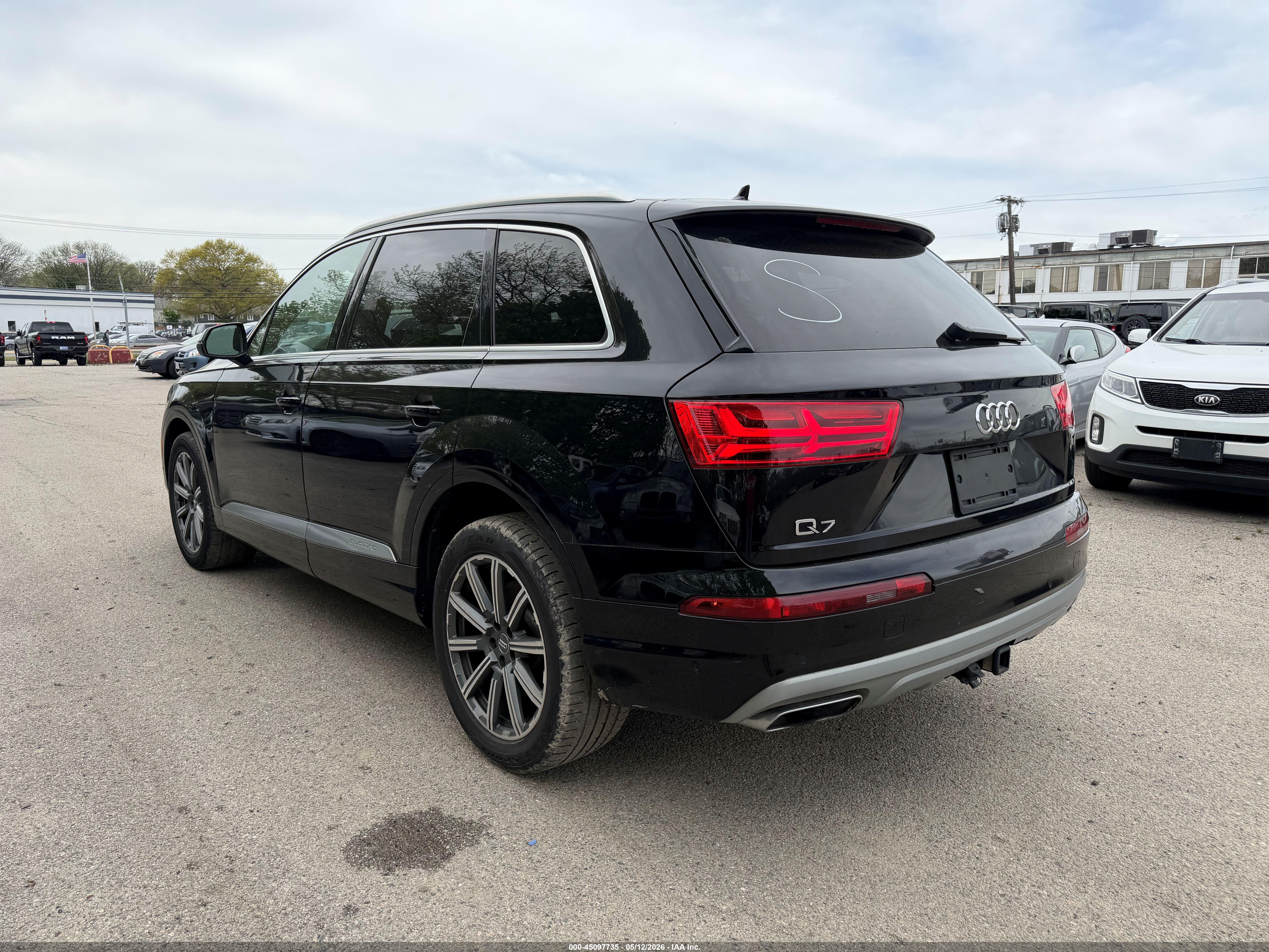 AUDI Q7 image 3