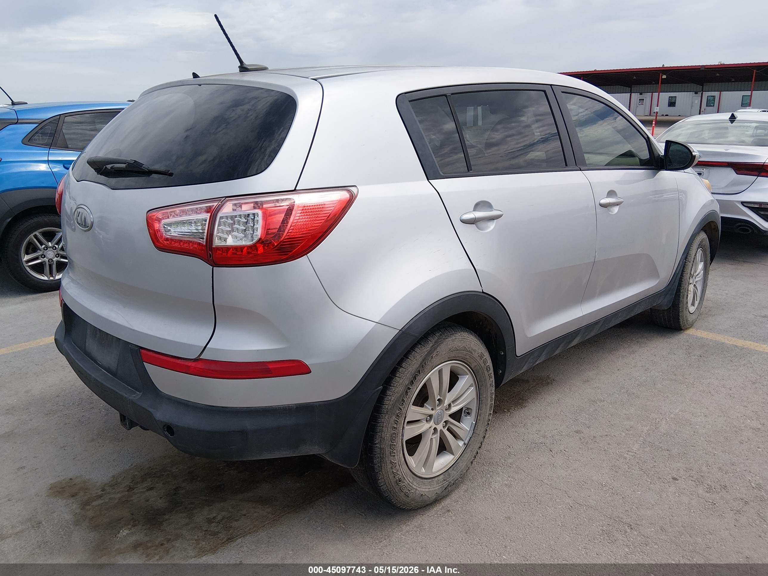 KIA SPORTAGE image 4