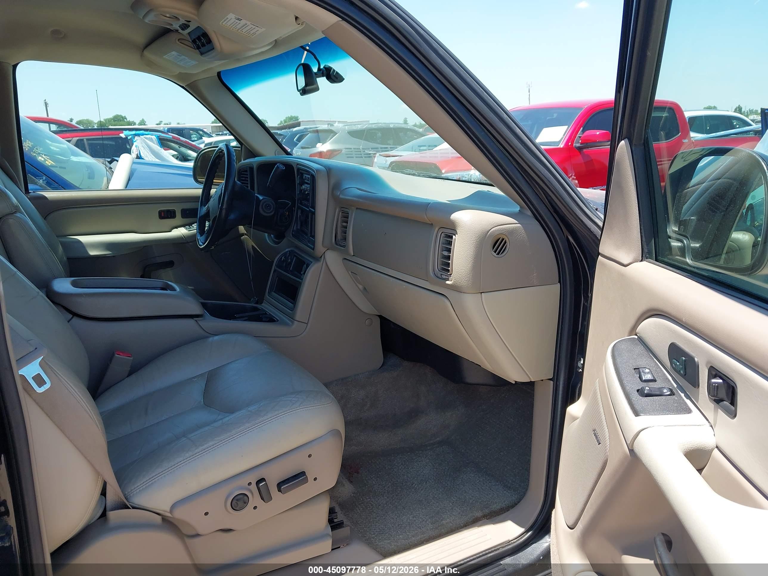 CHEVROLET TAHOE image 5