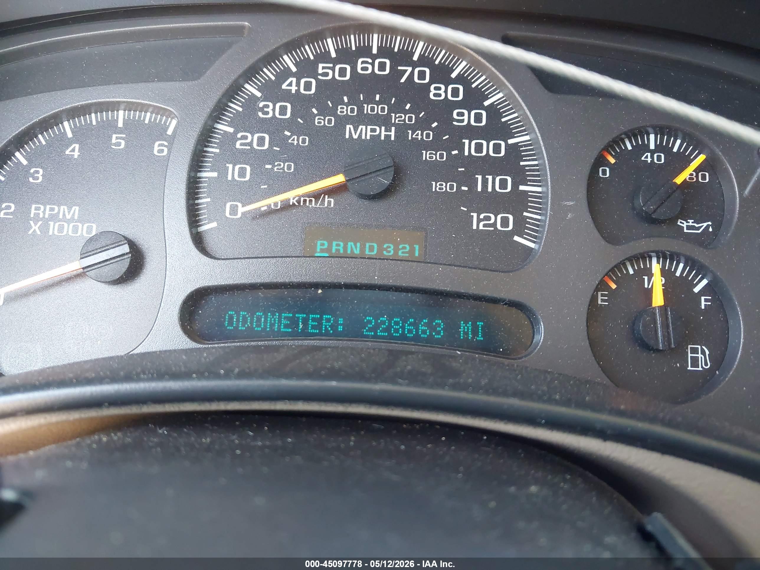CHEVROLET TAHOE image 7