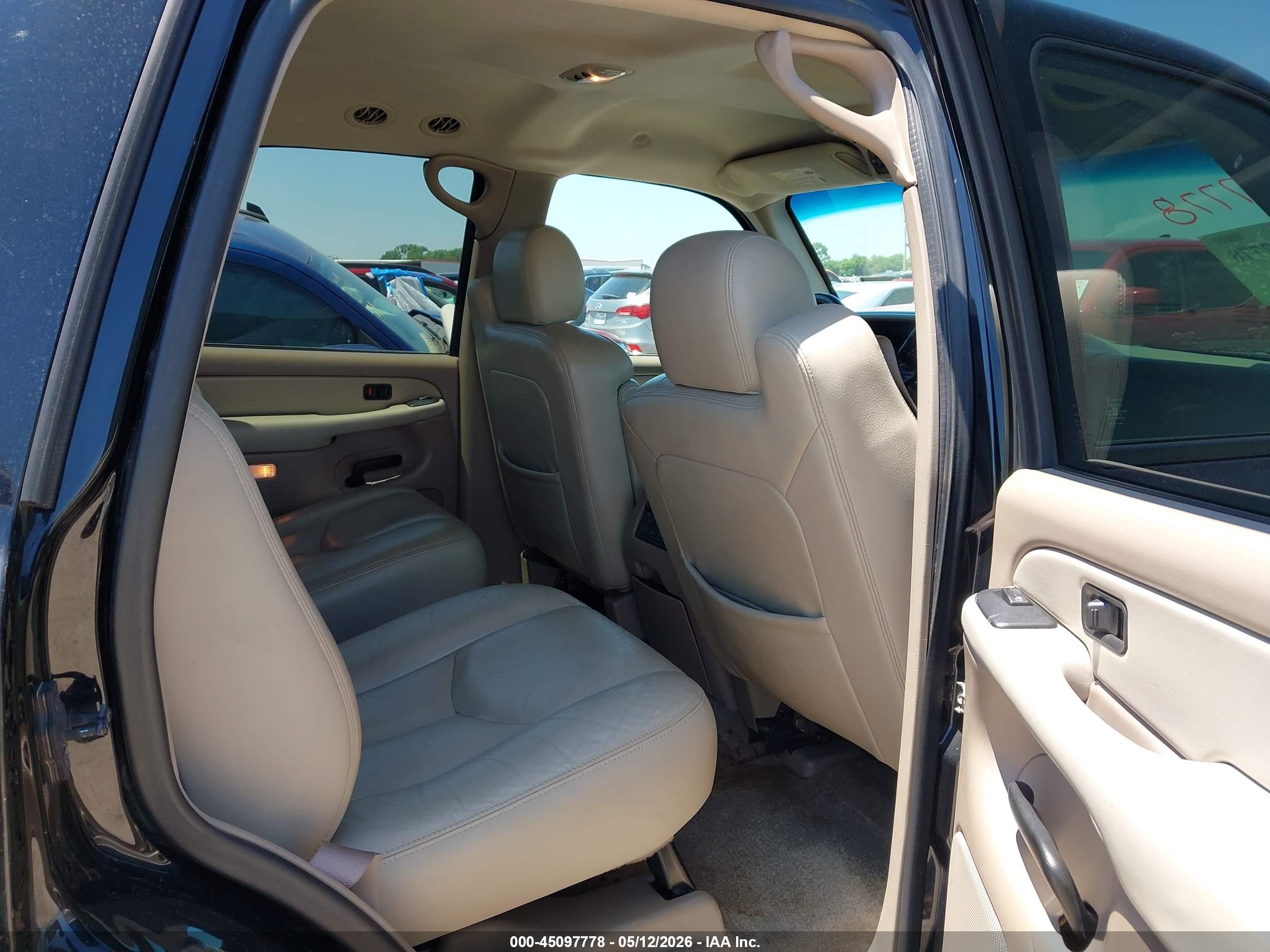 CHEVROLET TAHOE image 8