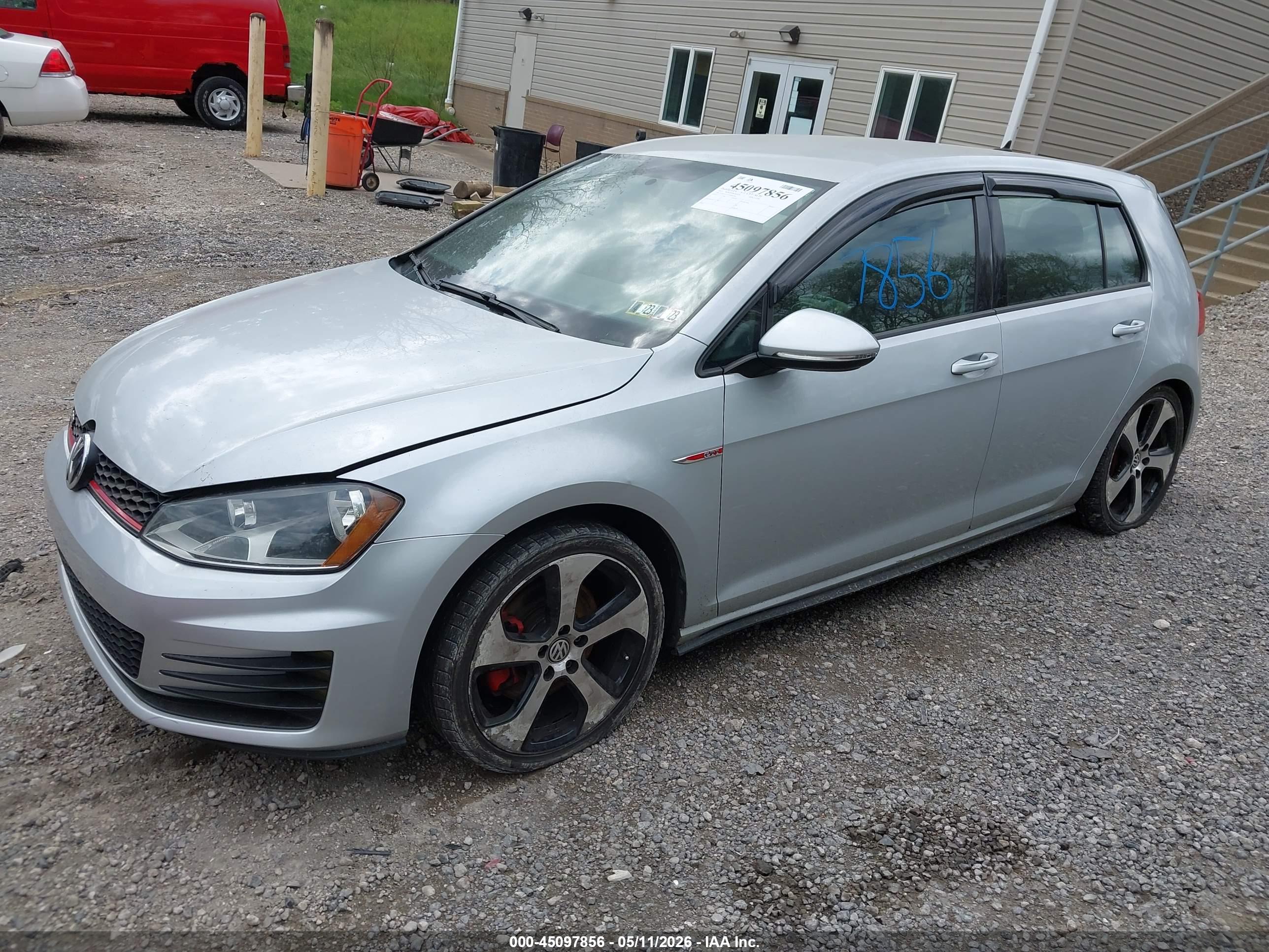 VOLKSWAGEN GOLF image 2