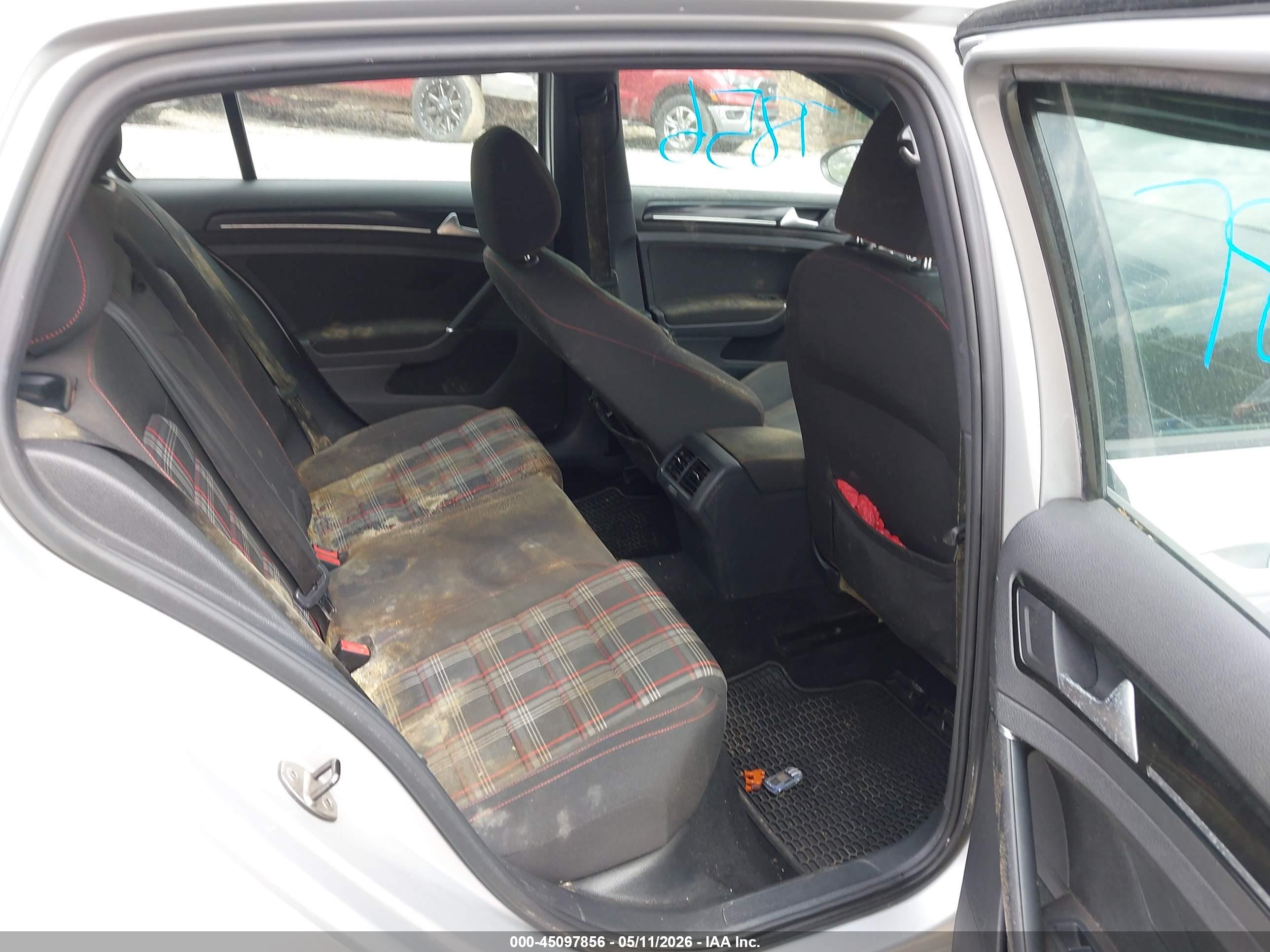 VOLKSWAGEN GOLF image 8
