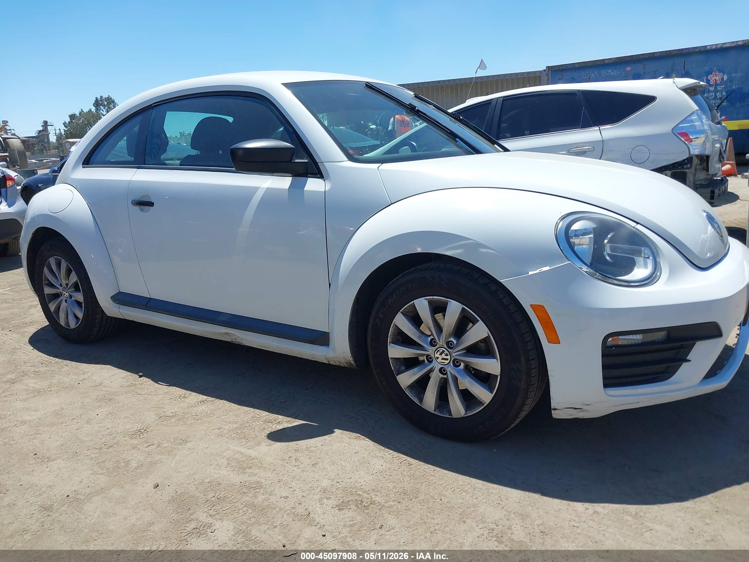 VOLKSWAGEN BEETLE image 6