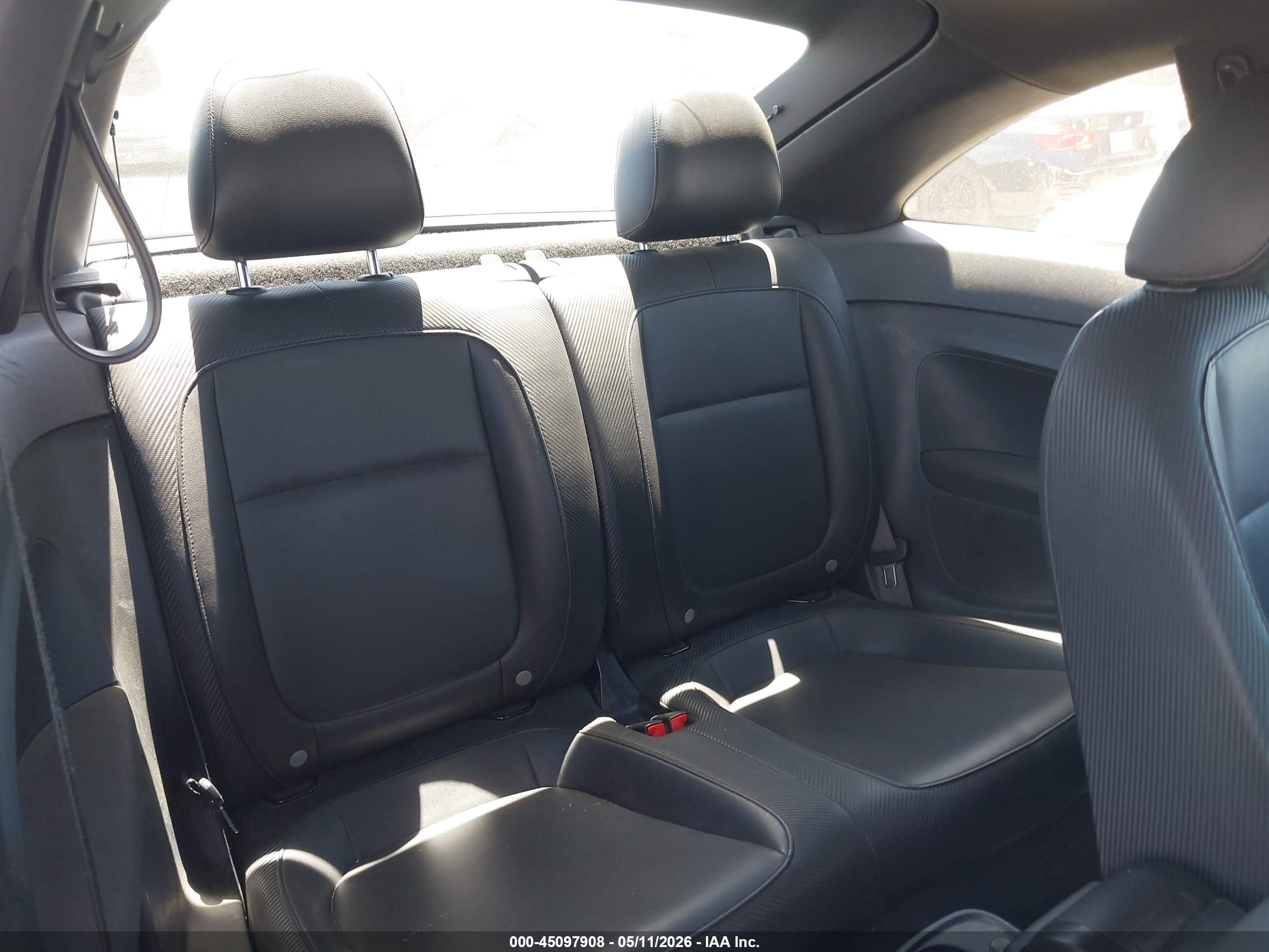 VOLKSWAGEN BEETLE image 8