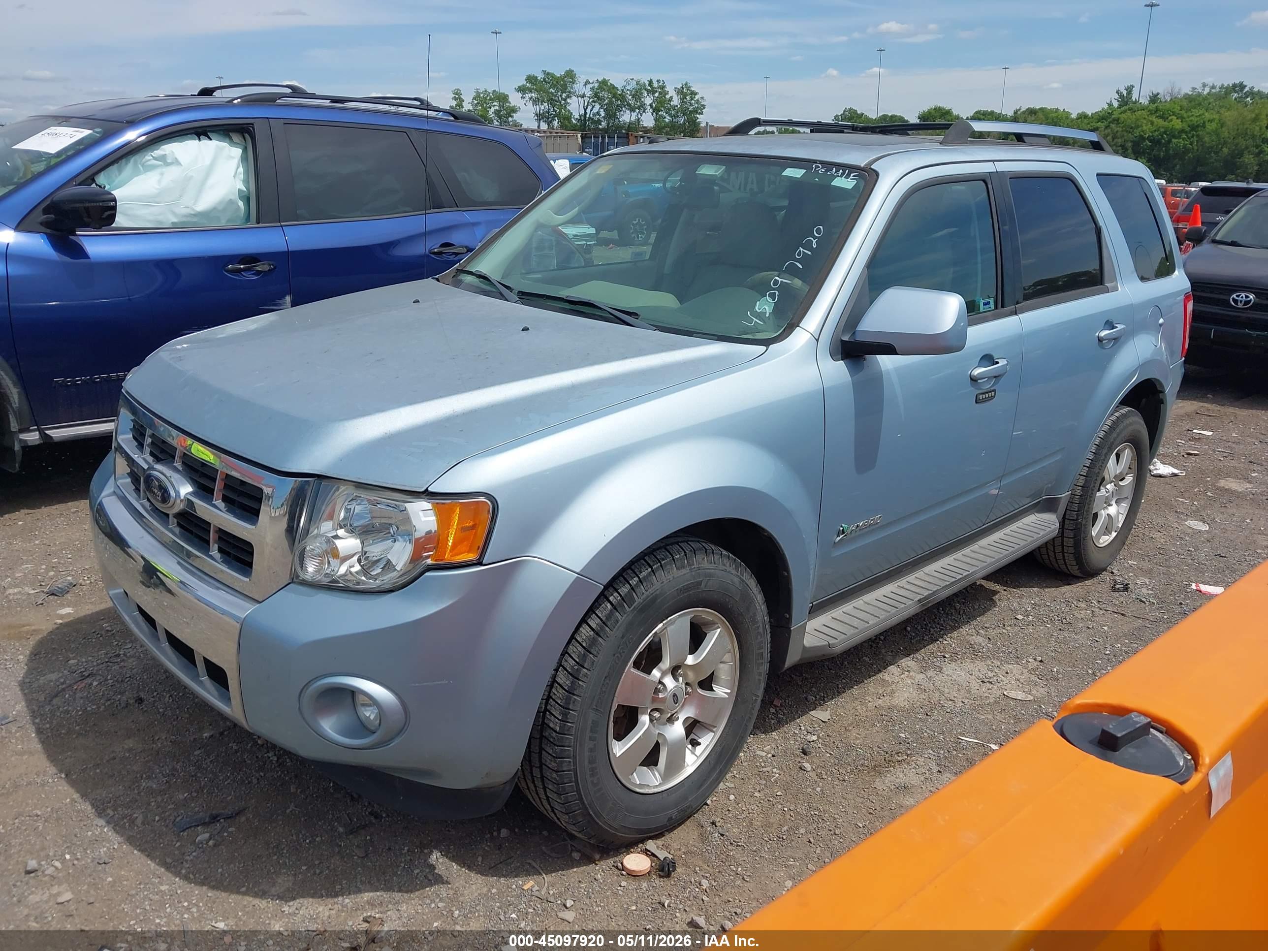 FORD ESCAPE image 2