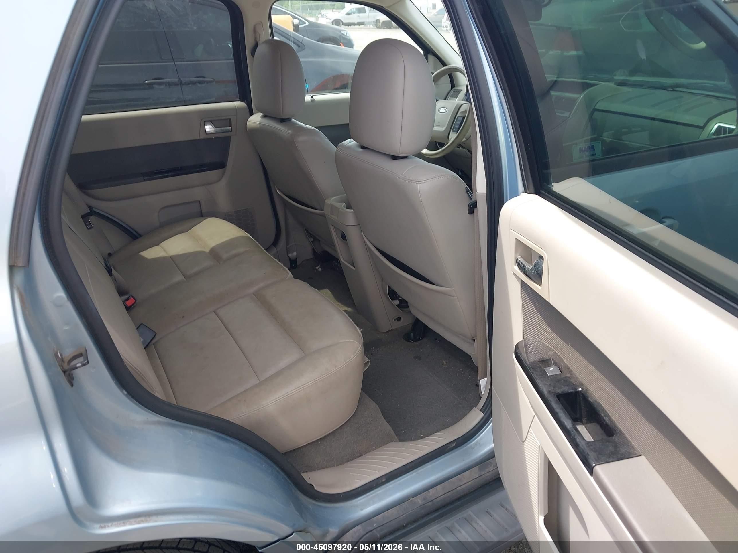 FORD ESCAPE image 8
