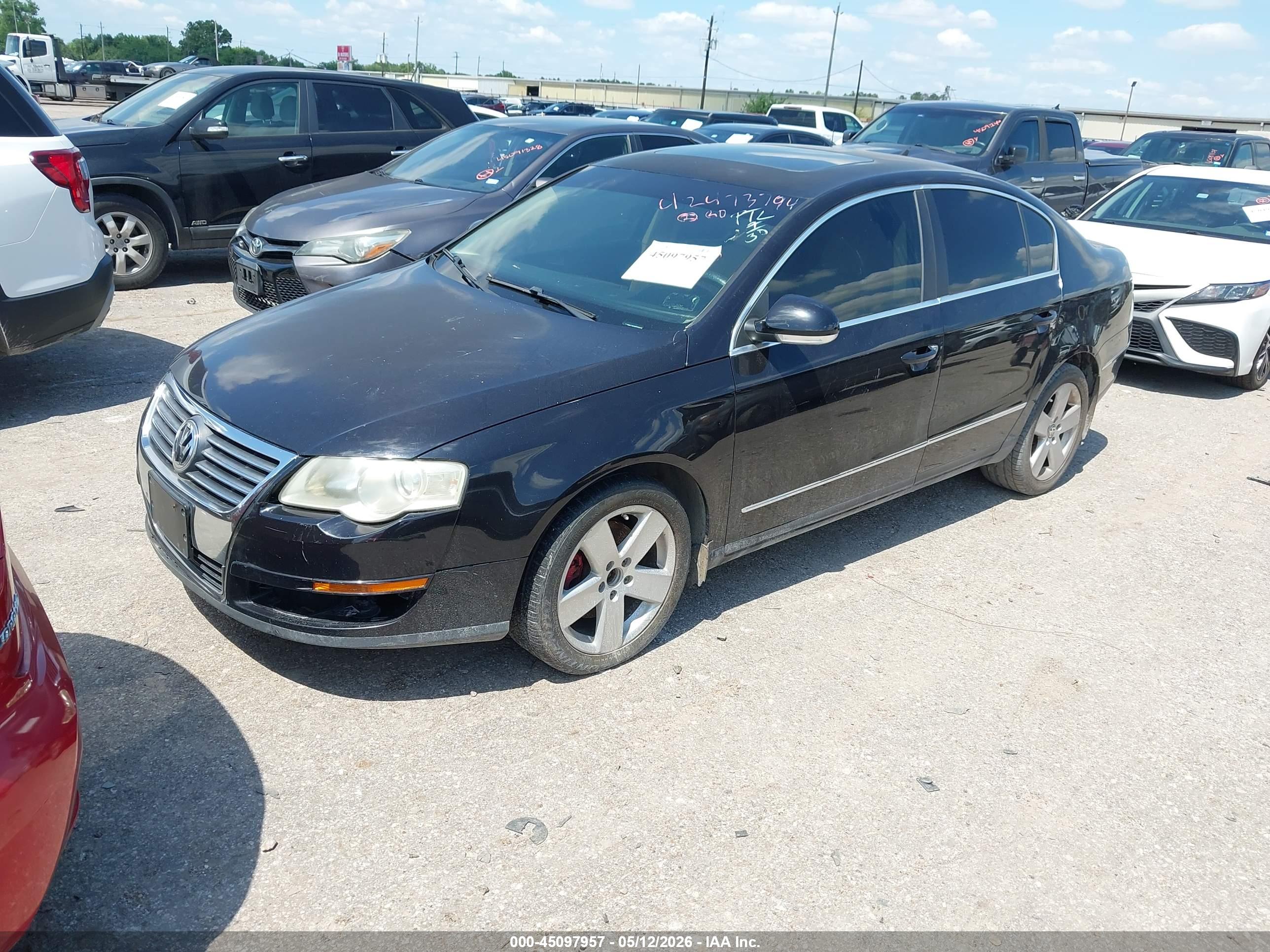 VOLKSWAGEN PASSAT image 2