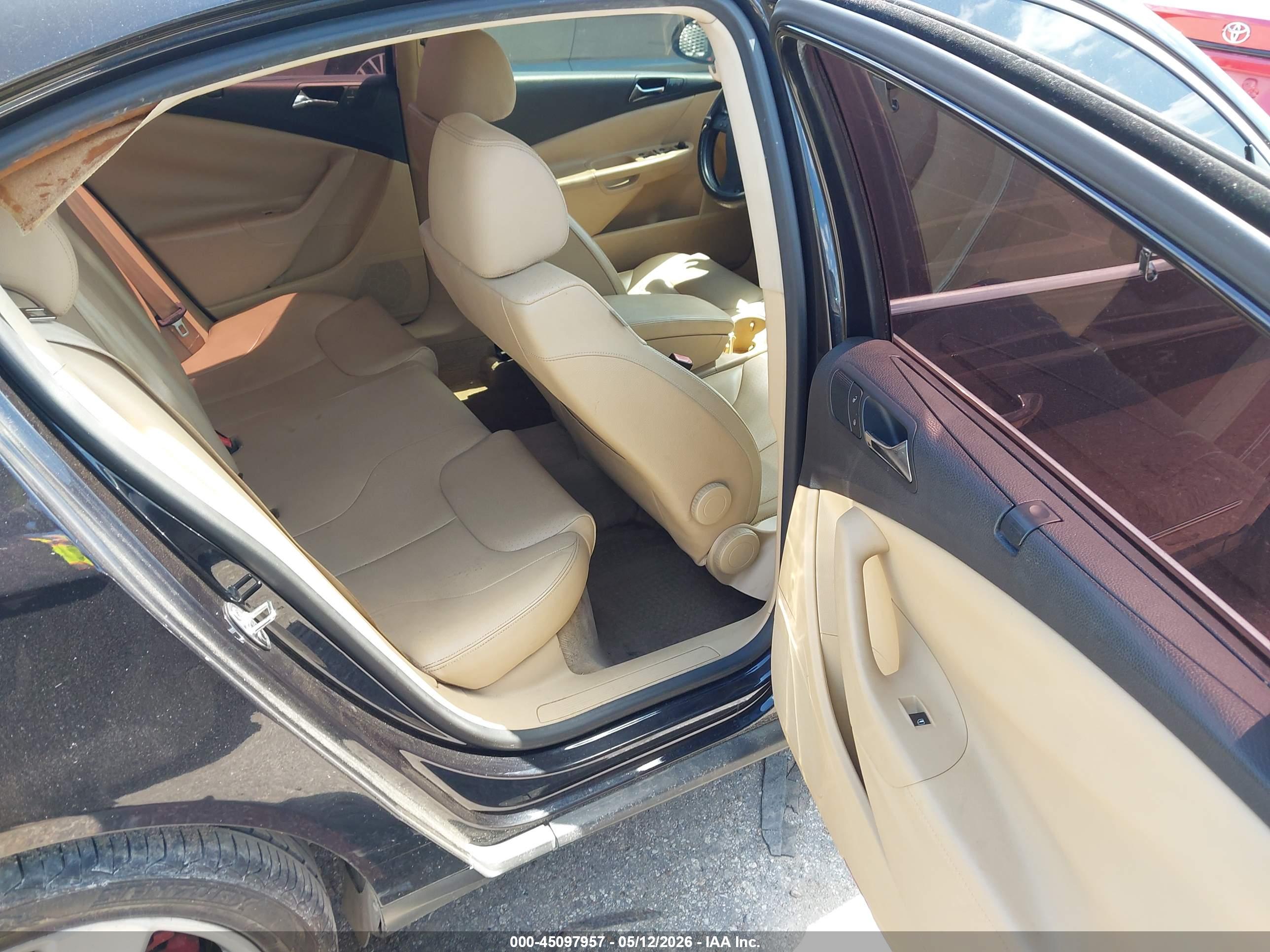 VOLKSWAGEN PASSAT image 8