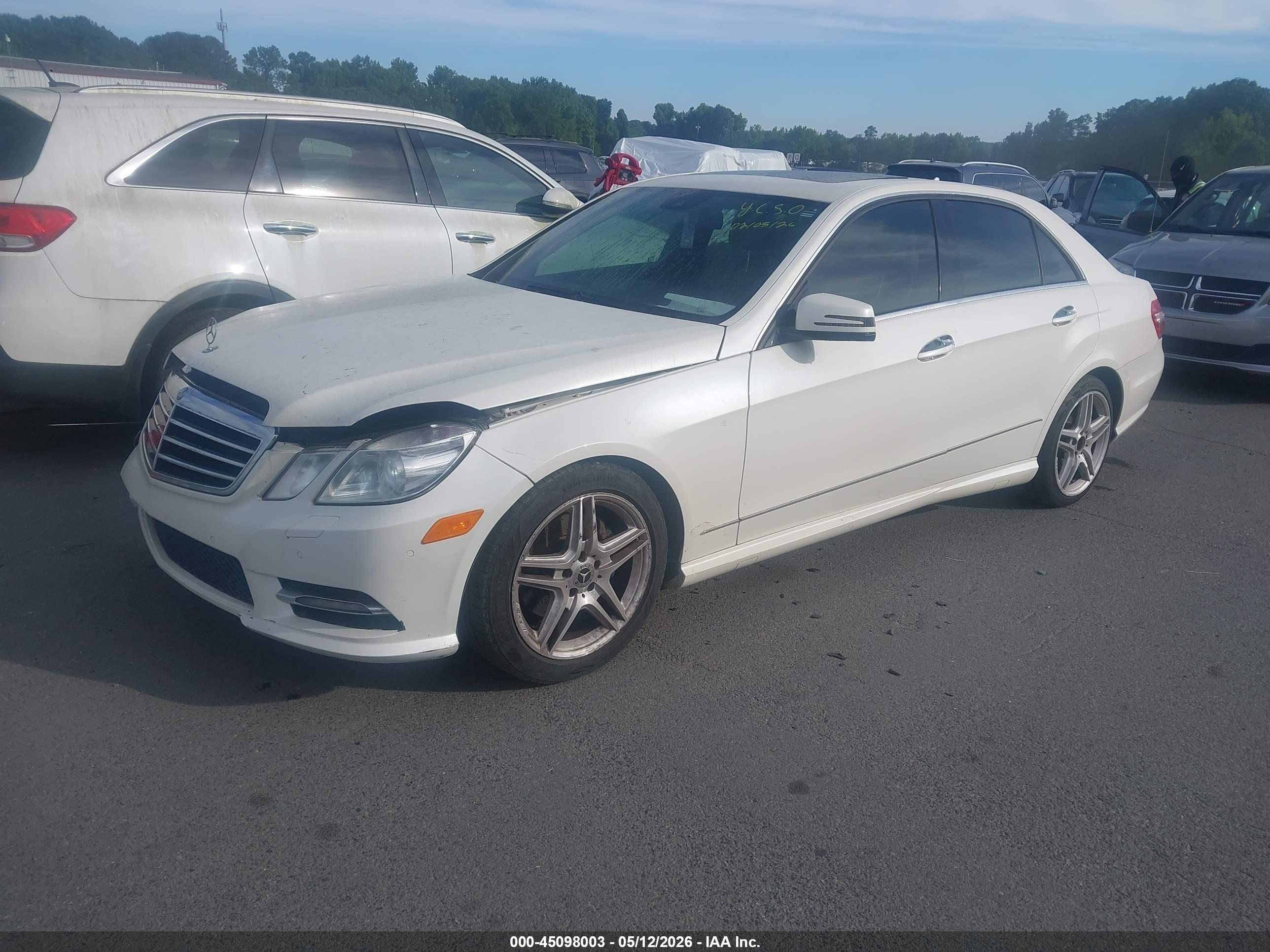 MERCEDES-BENZ E image 2