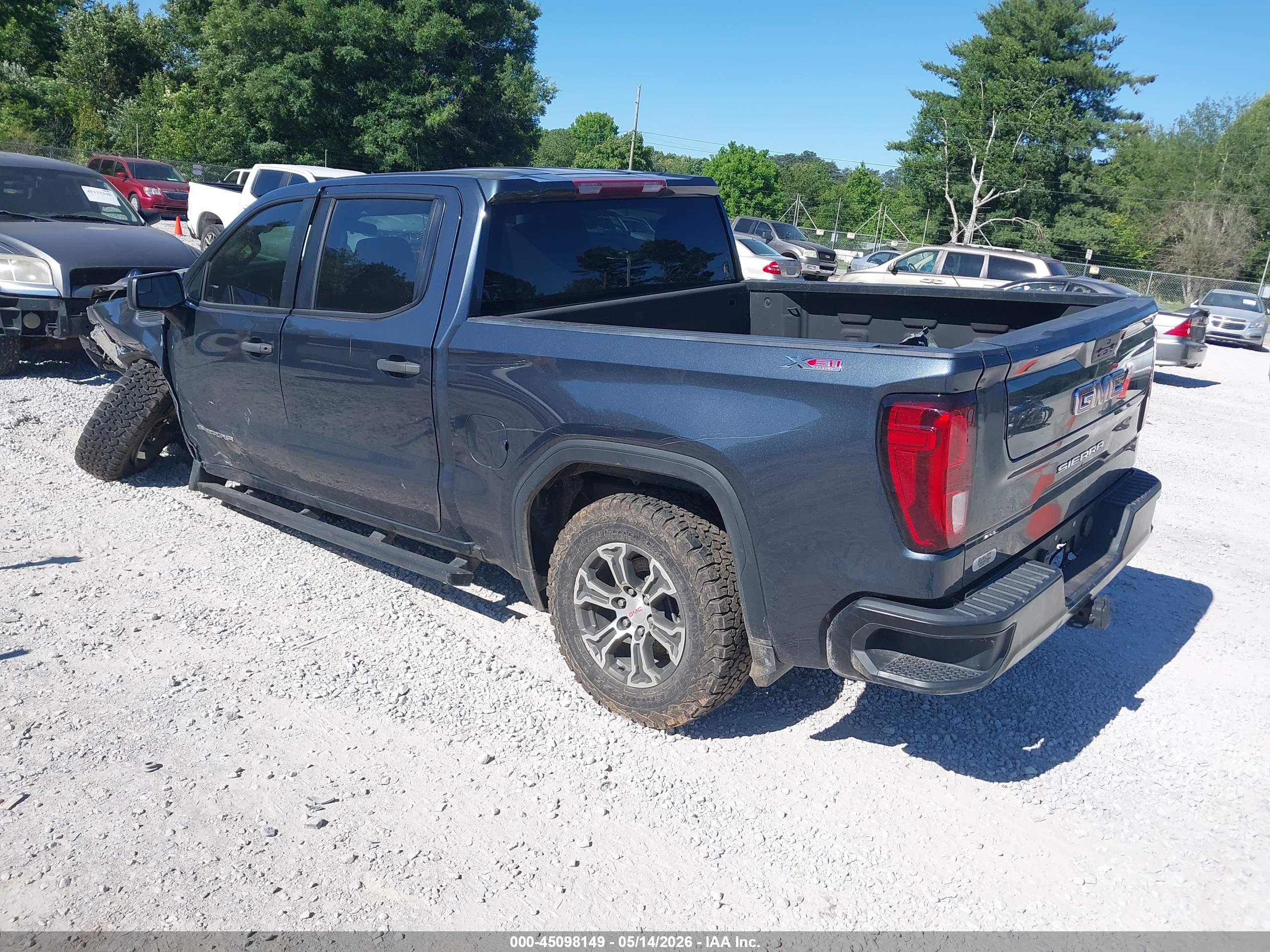 GMC SIERRA image 3