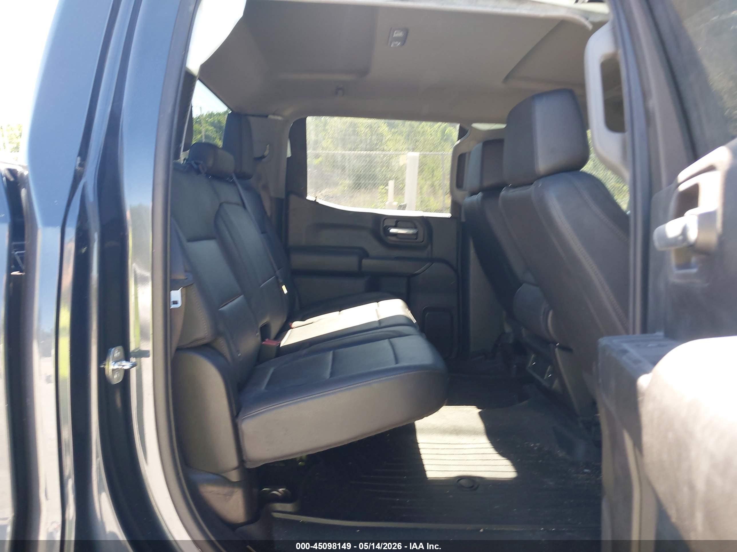 GMC SIERRA image 8