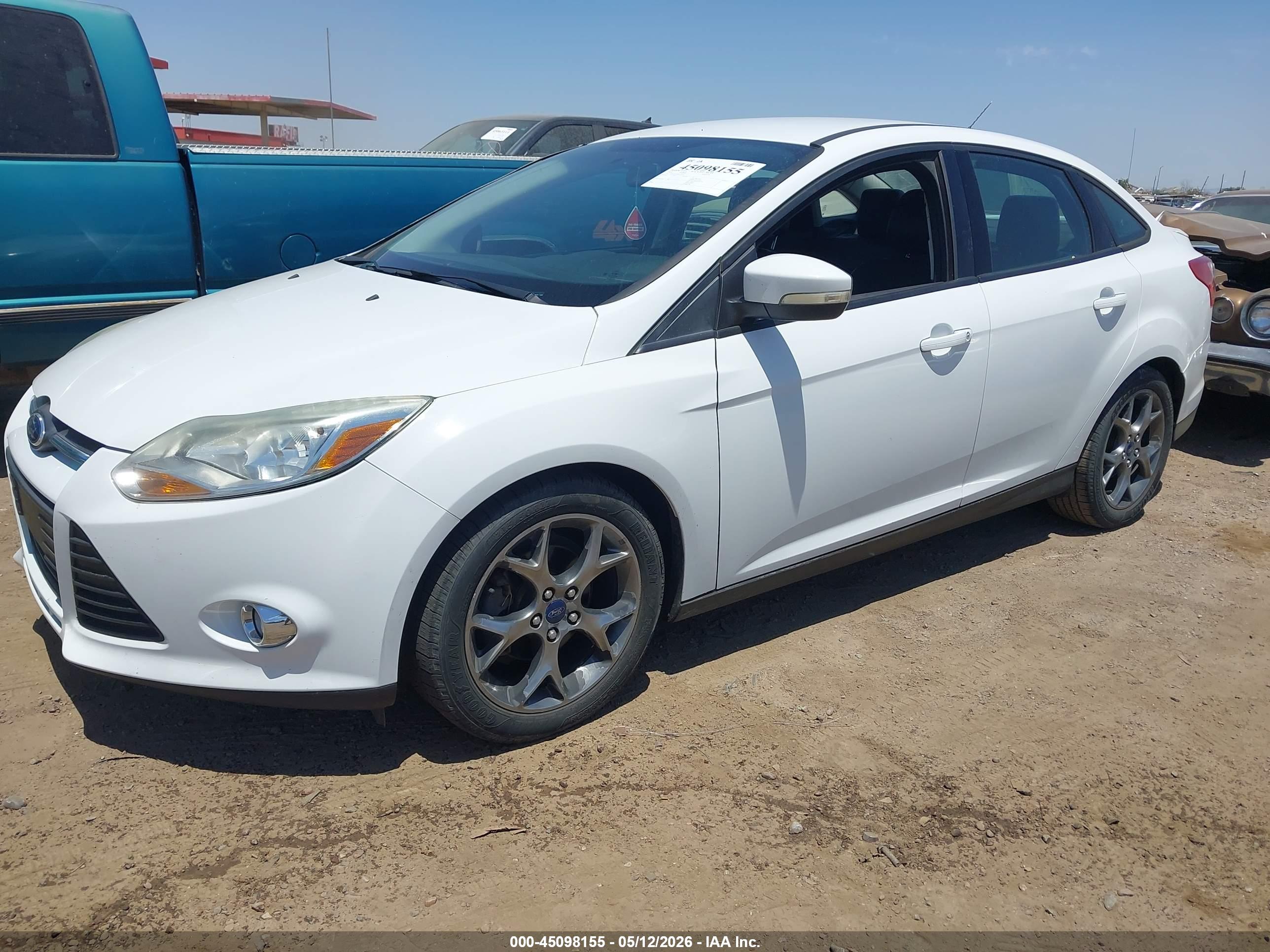FORD FOCUS image 2