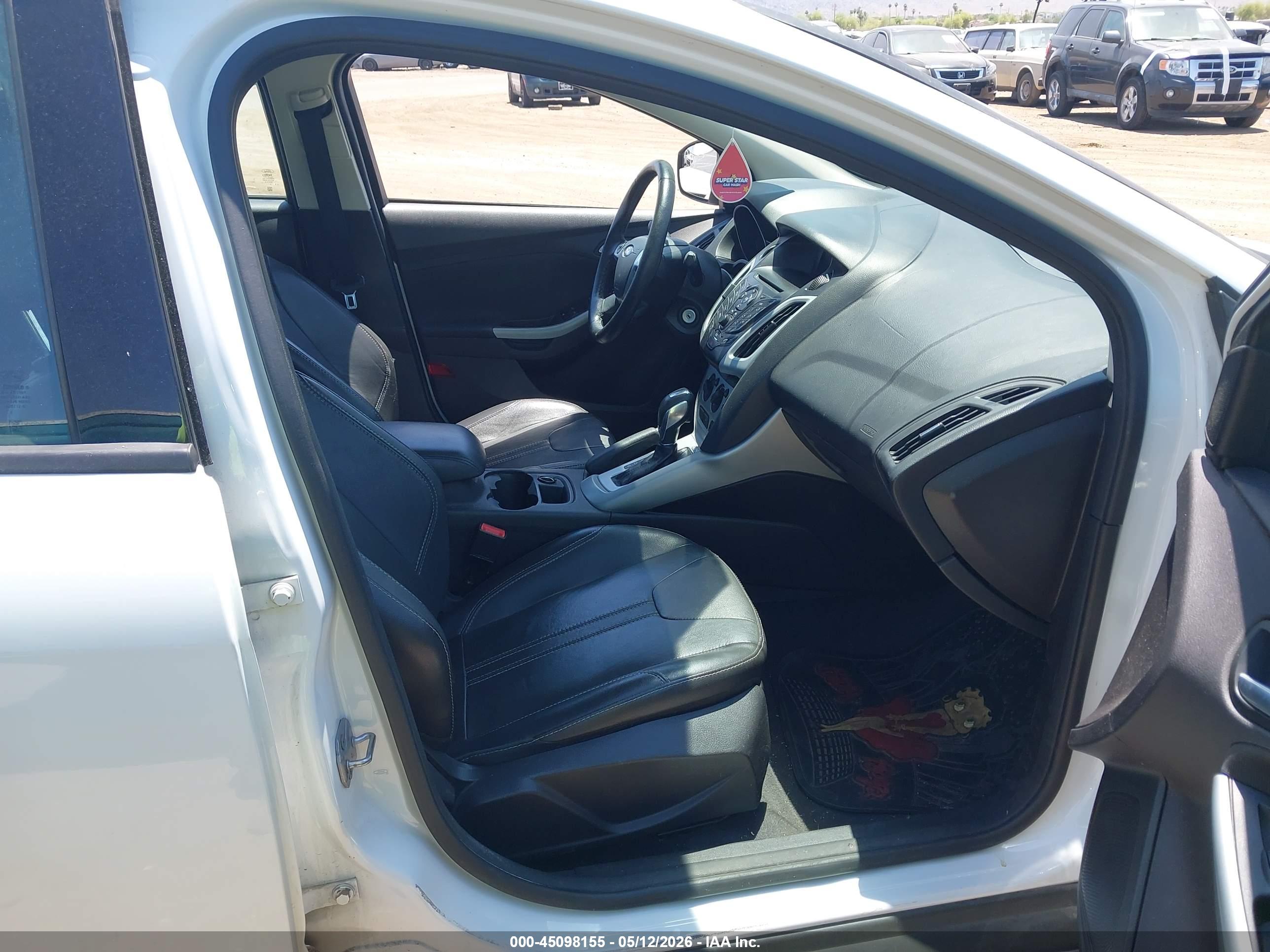 FORD FOCUS image 5