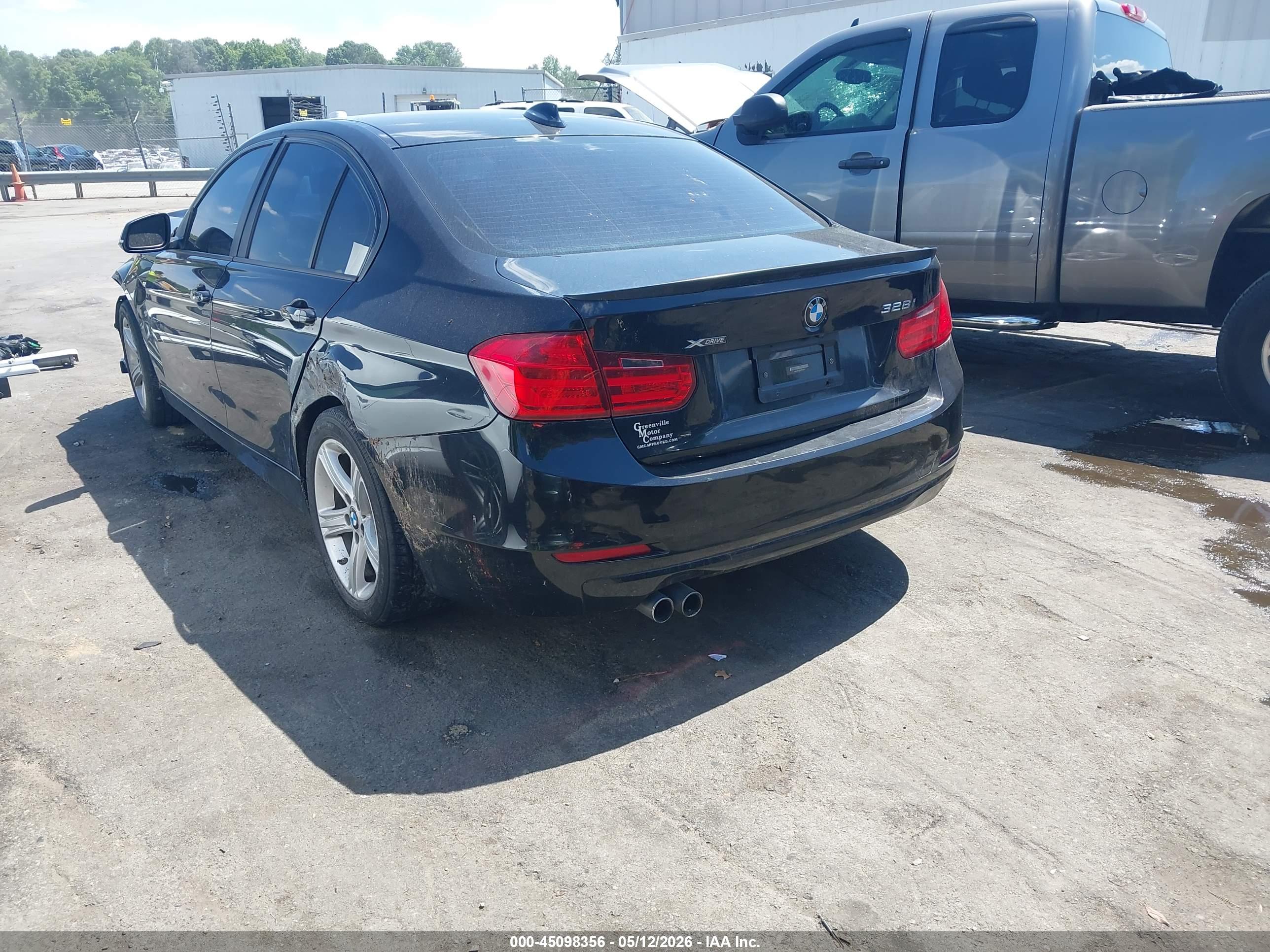 BMW 328I image 3