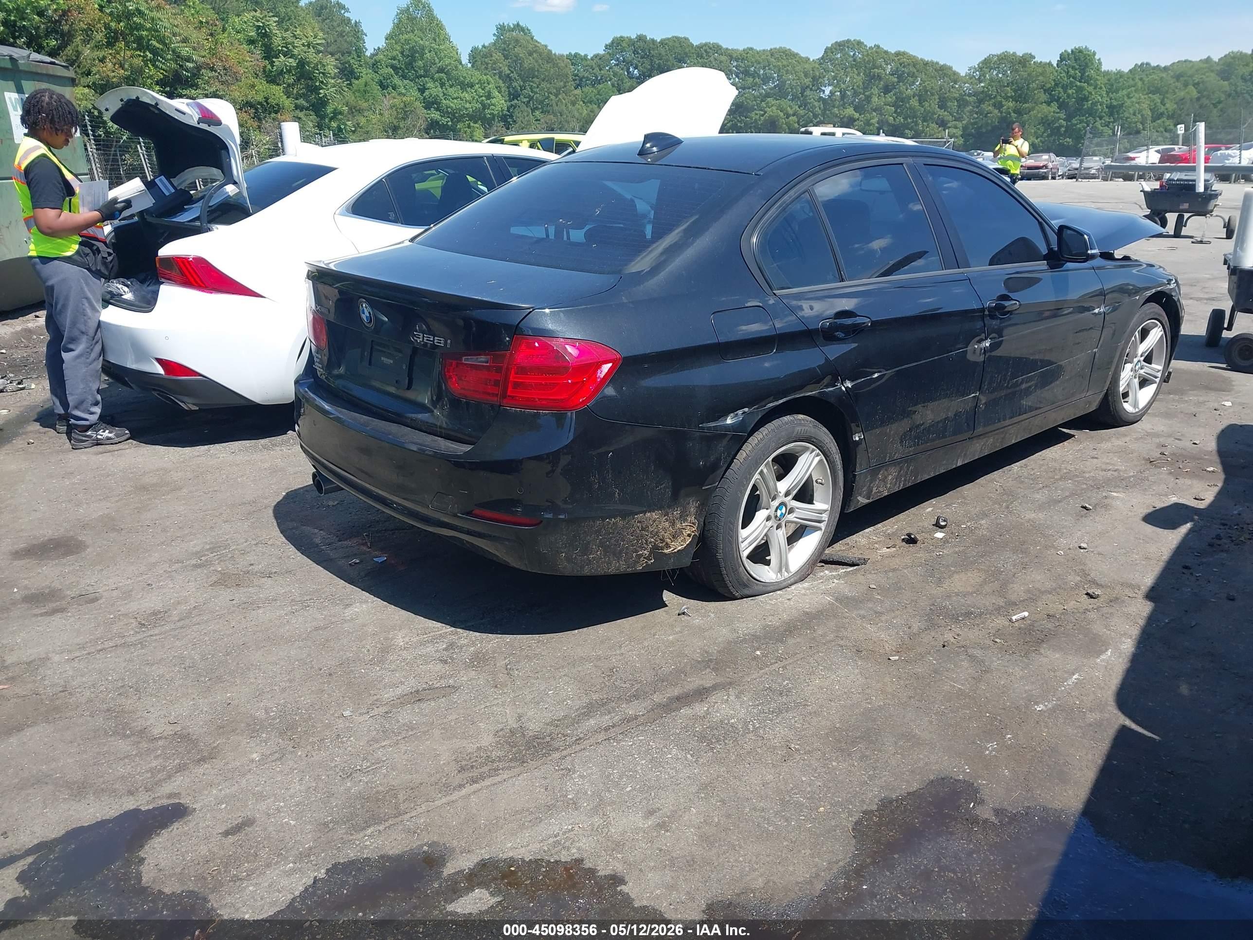 BMW 328I image 4