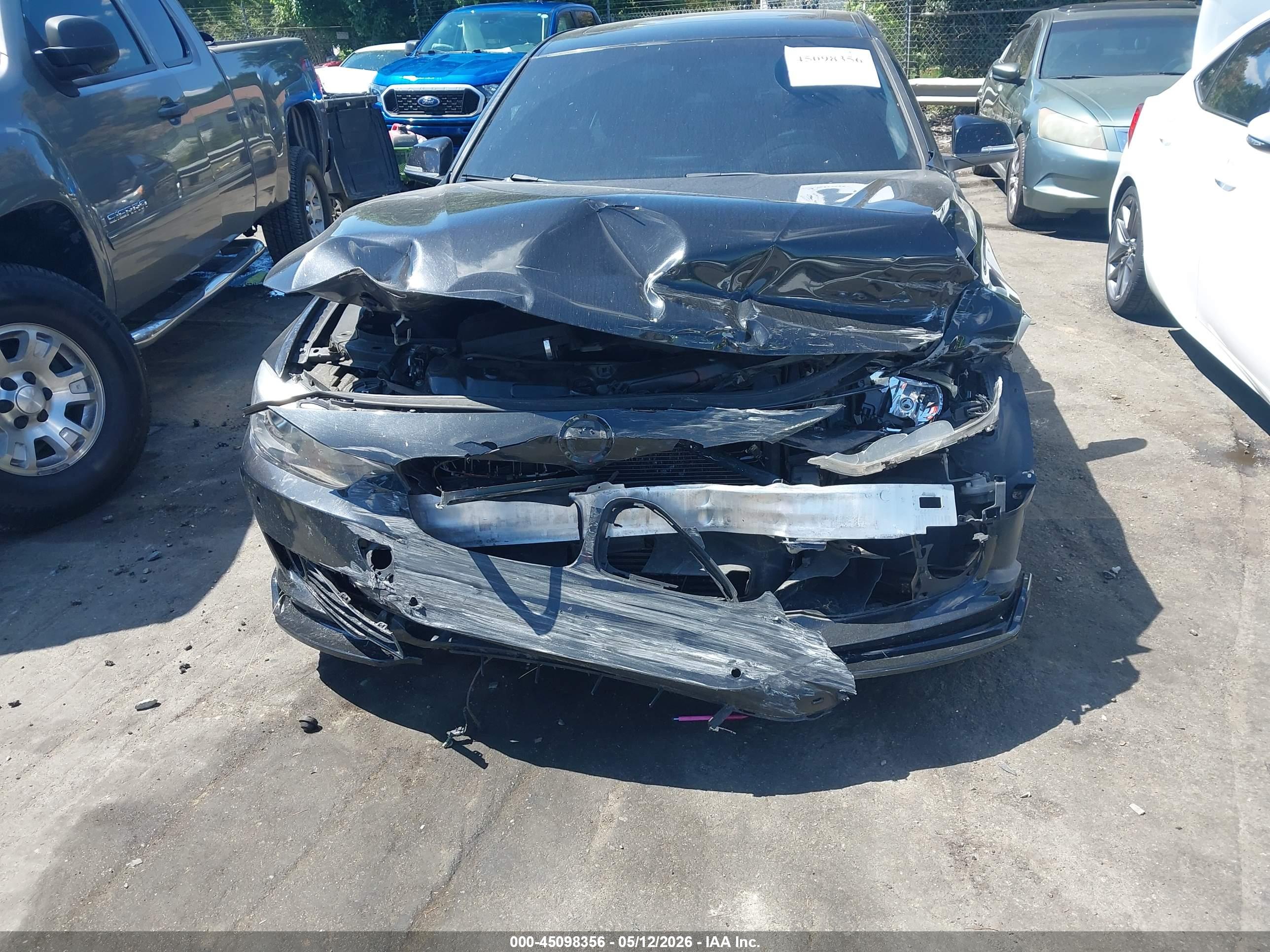 BMW 328I image 6