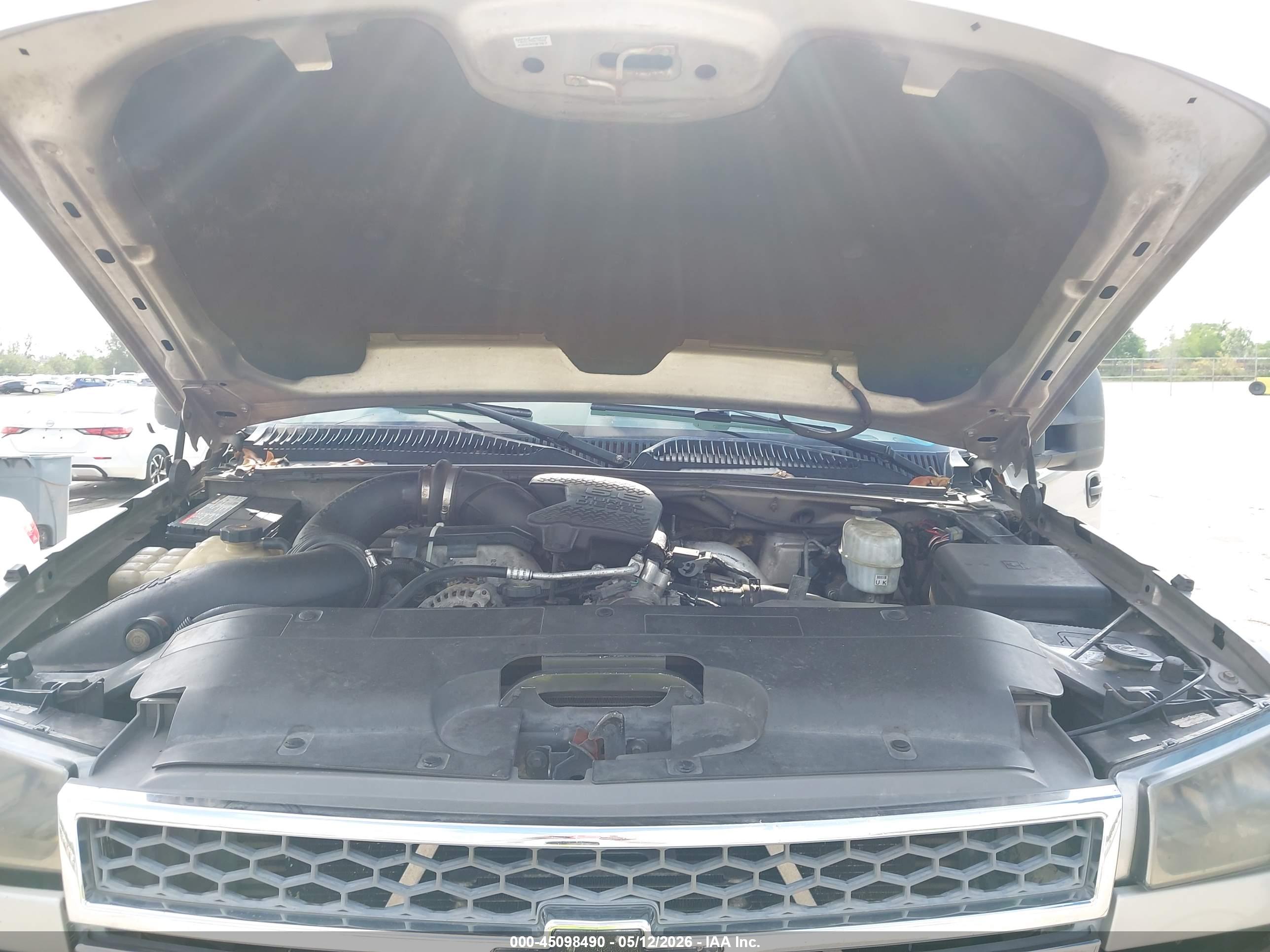 CHEVROLET SILVERADO image 10