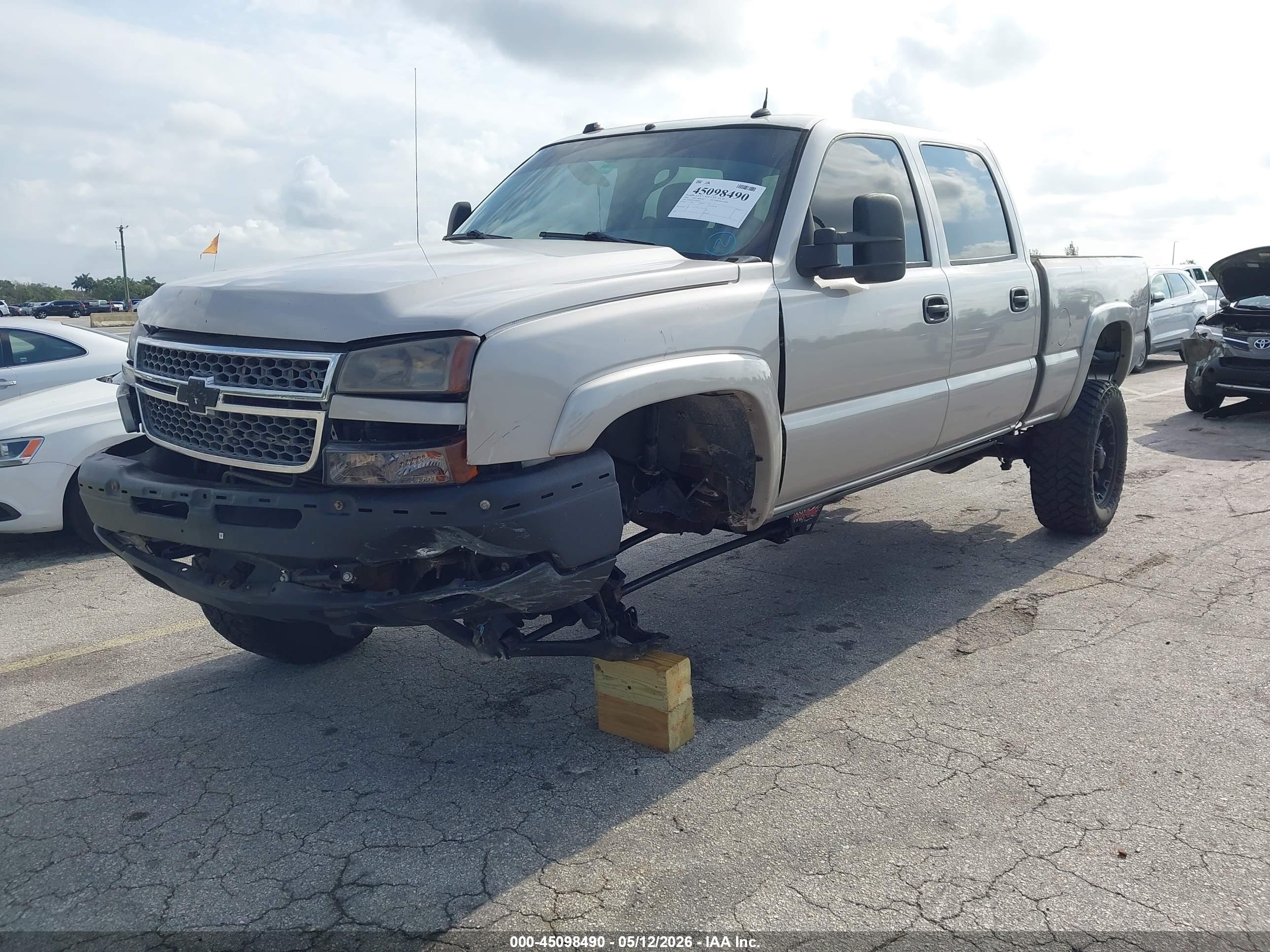 CHEVROLET SILVERADO image 2