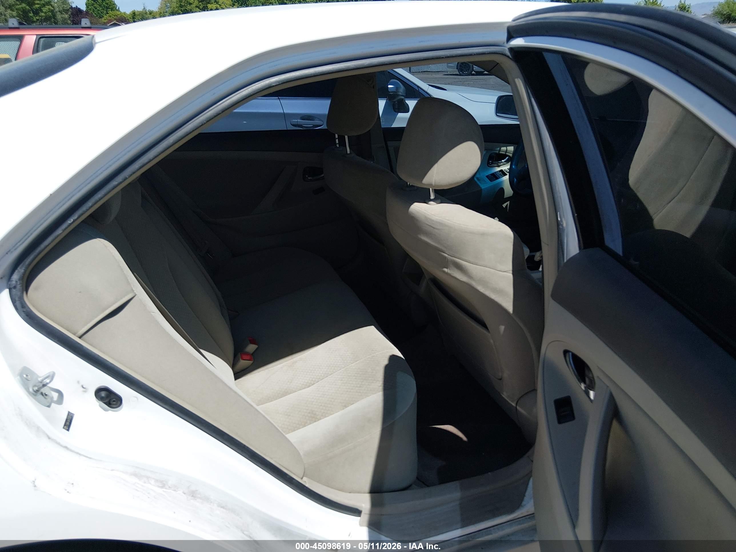 TOYOTA CAMRY image 8