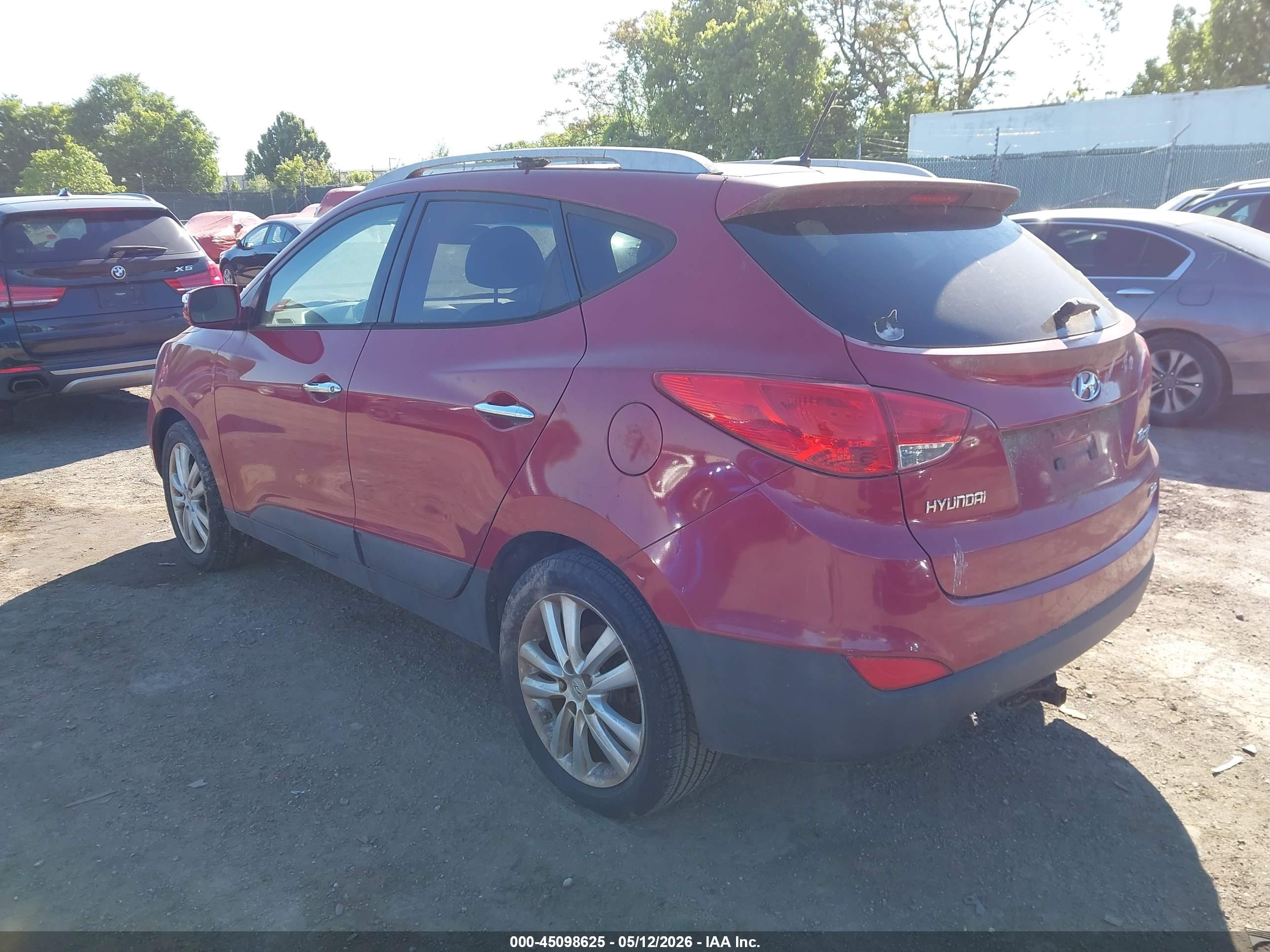 HYUNDAI TUCSON image 3