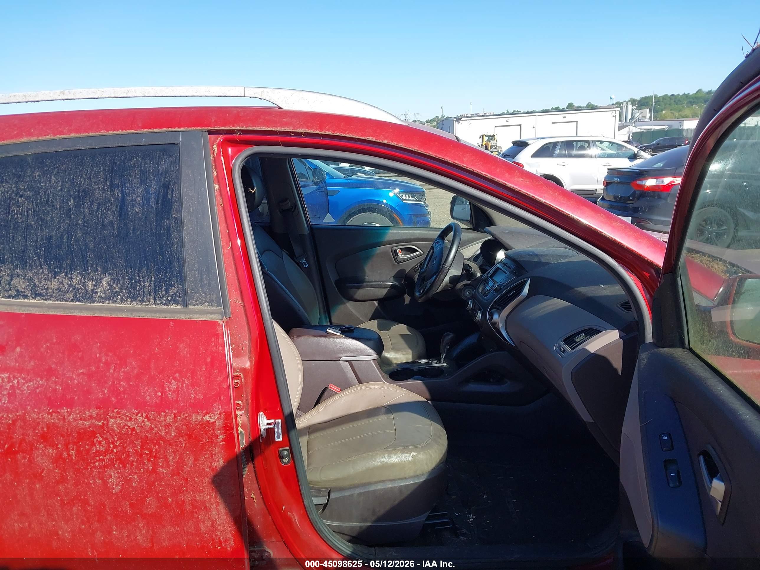 HYUNDAI TUCSON image 5