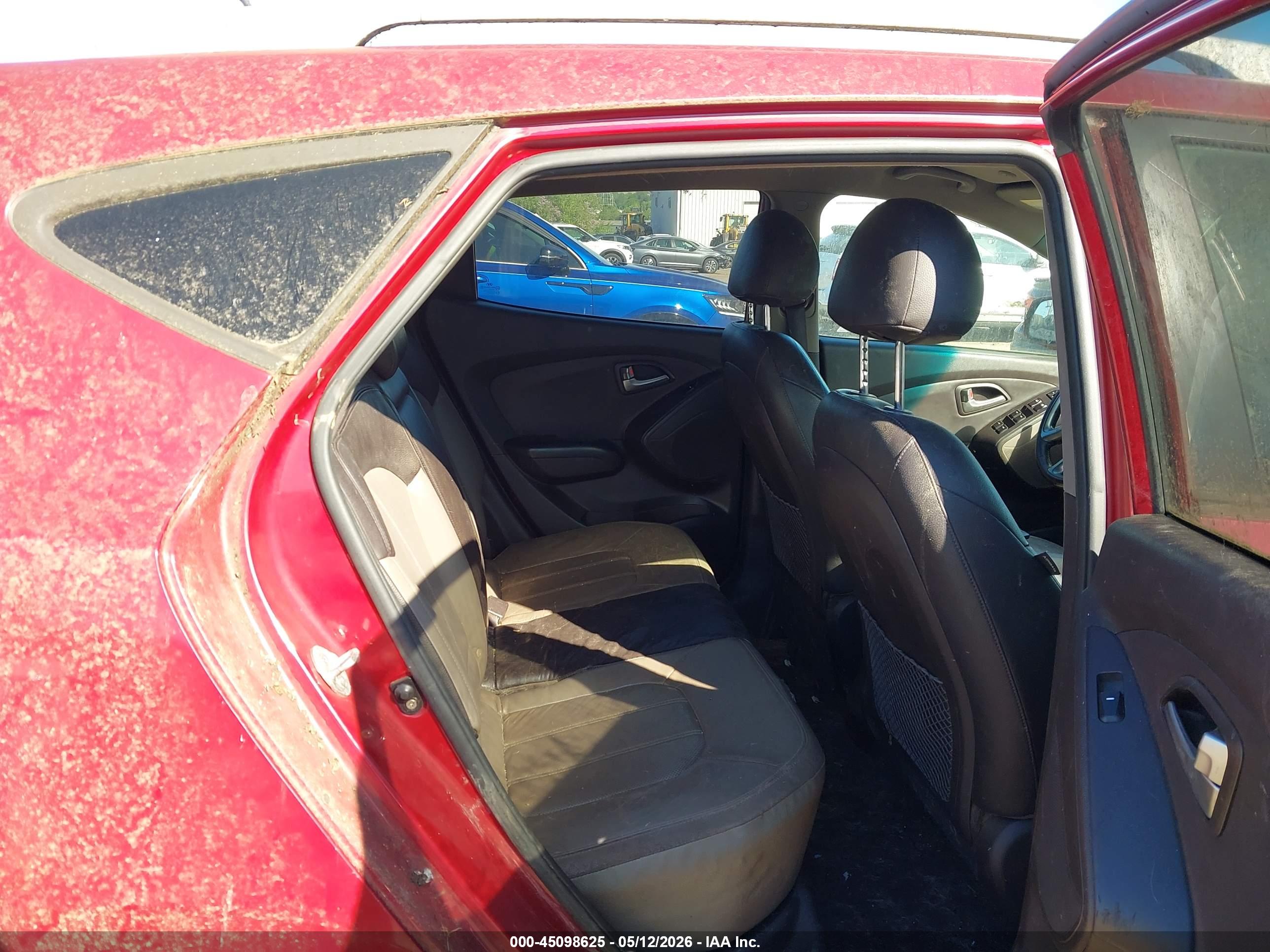 HYUNDAI TUCSON image 8