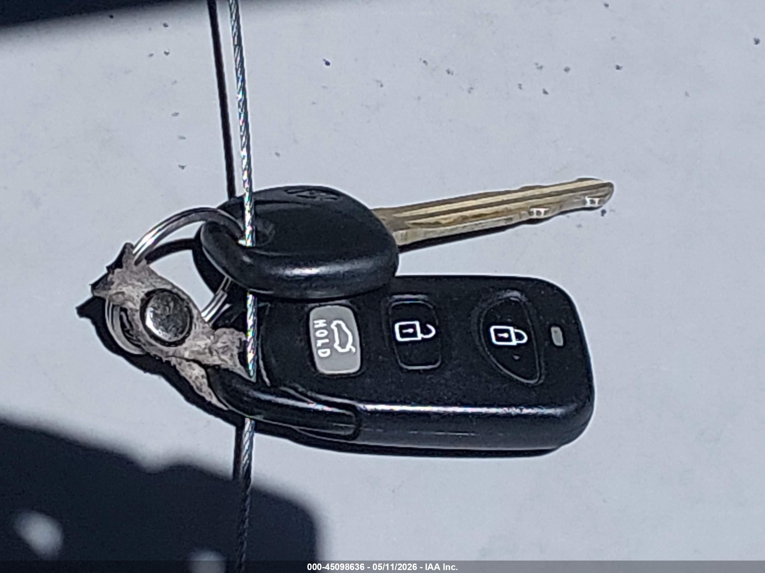 HYUNDAI ELANTRA image 11