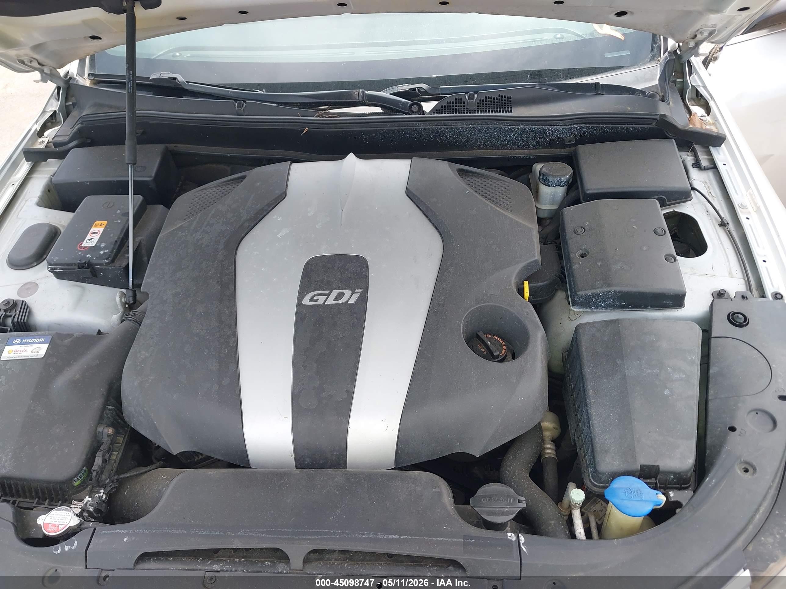 HYUNDAI GENESIS image 10