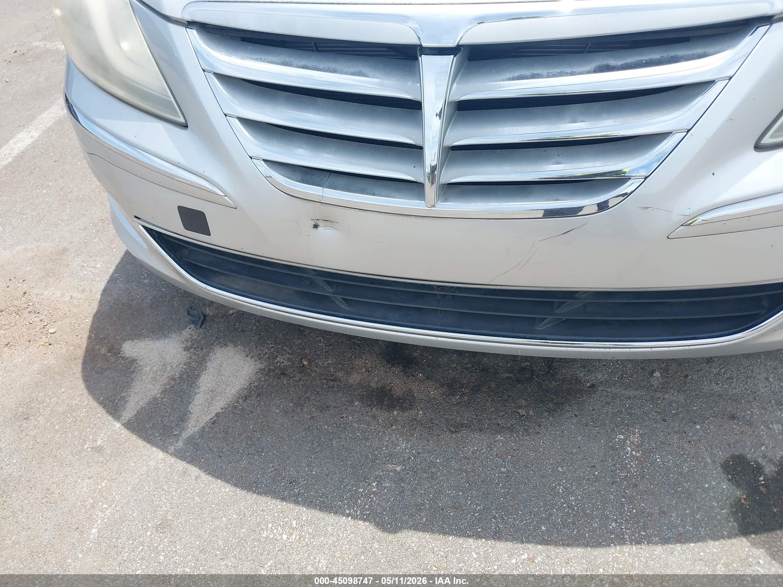 HYUNDAI GENESIS image 6