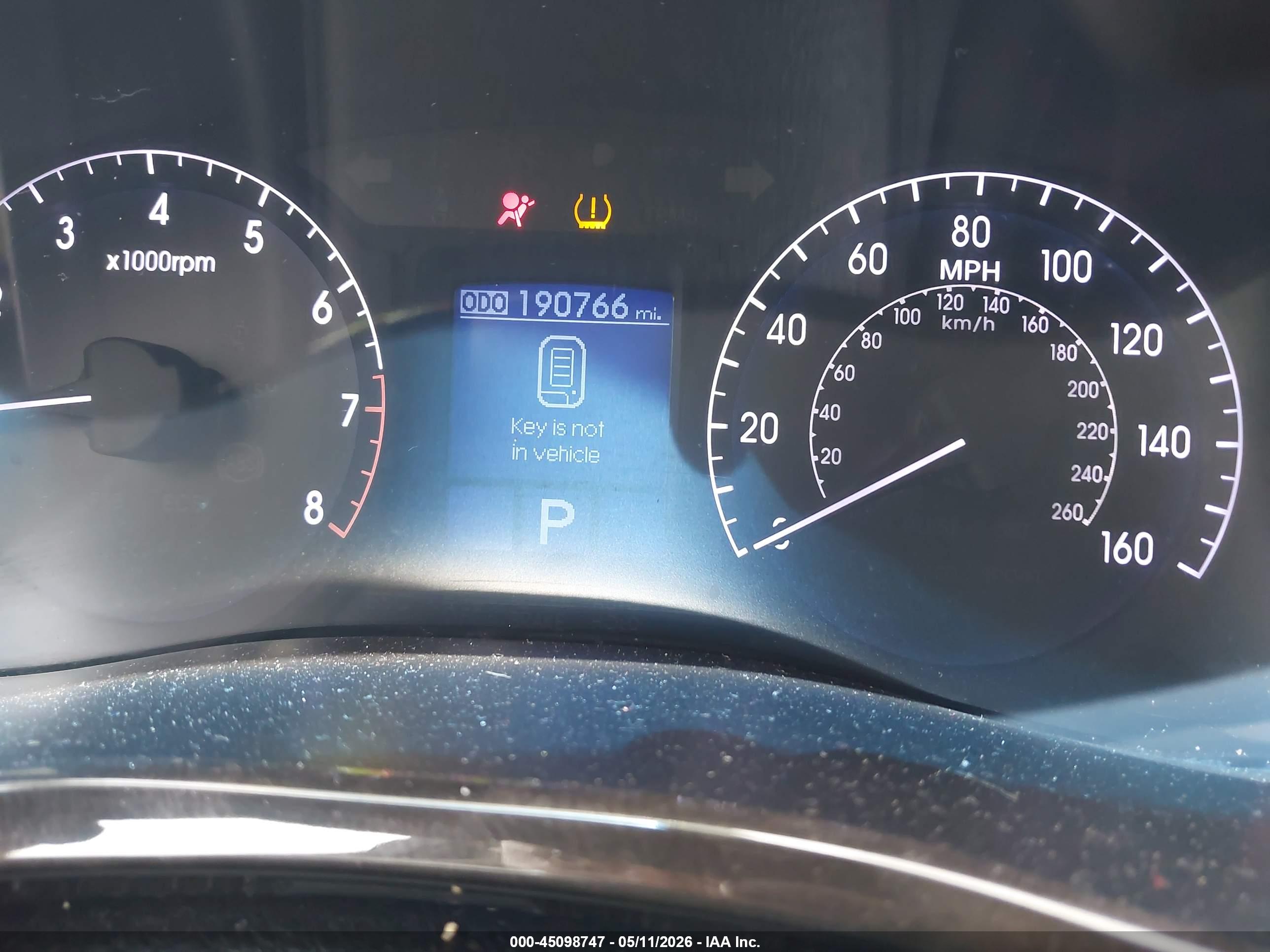 HYUNDAI GENESIS image 7