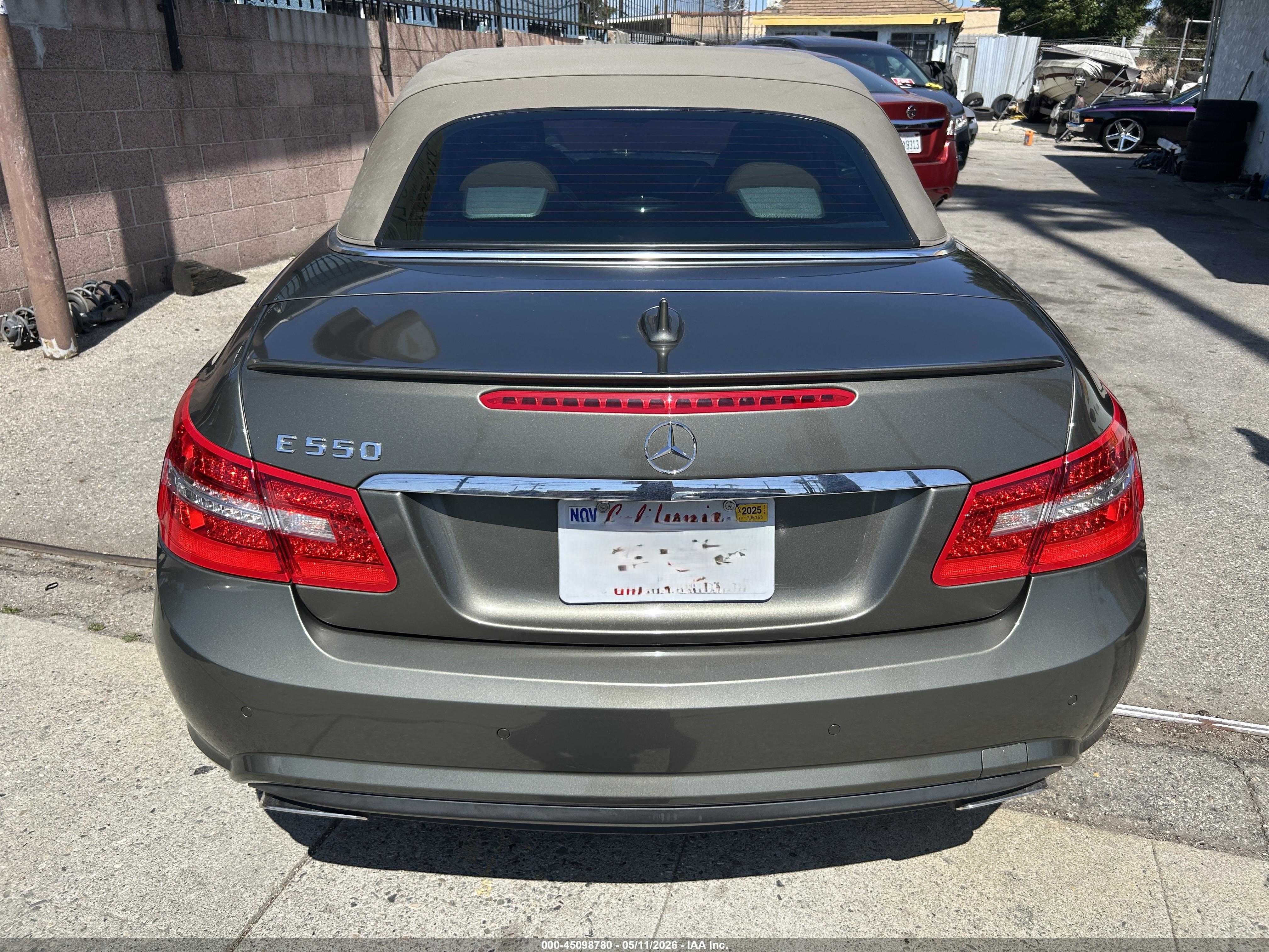 MERCEDES-BENZ E image 6