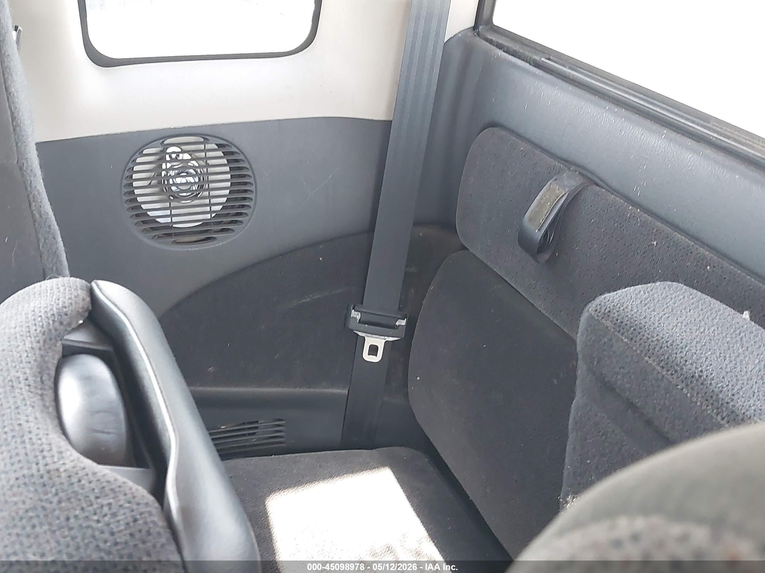 DODGE DAKOTA image 8