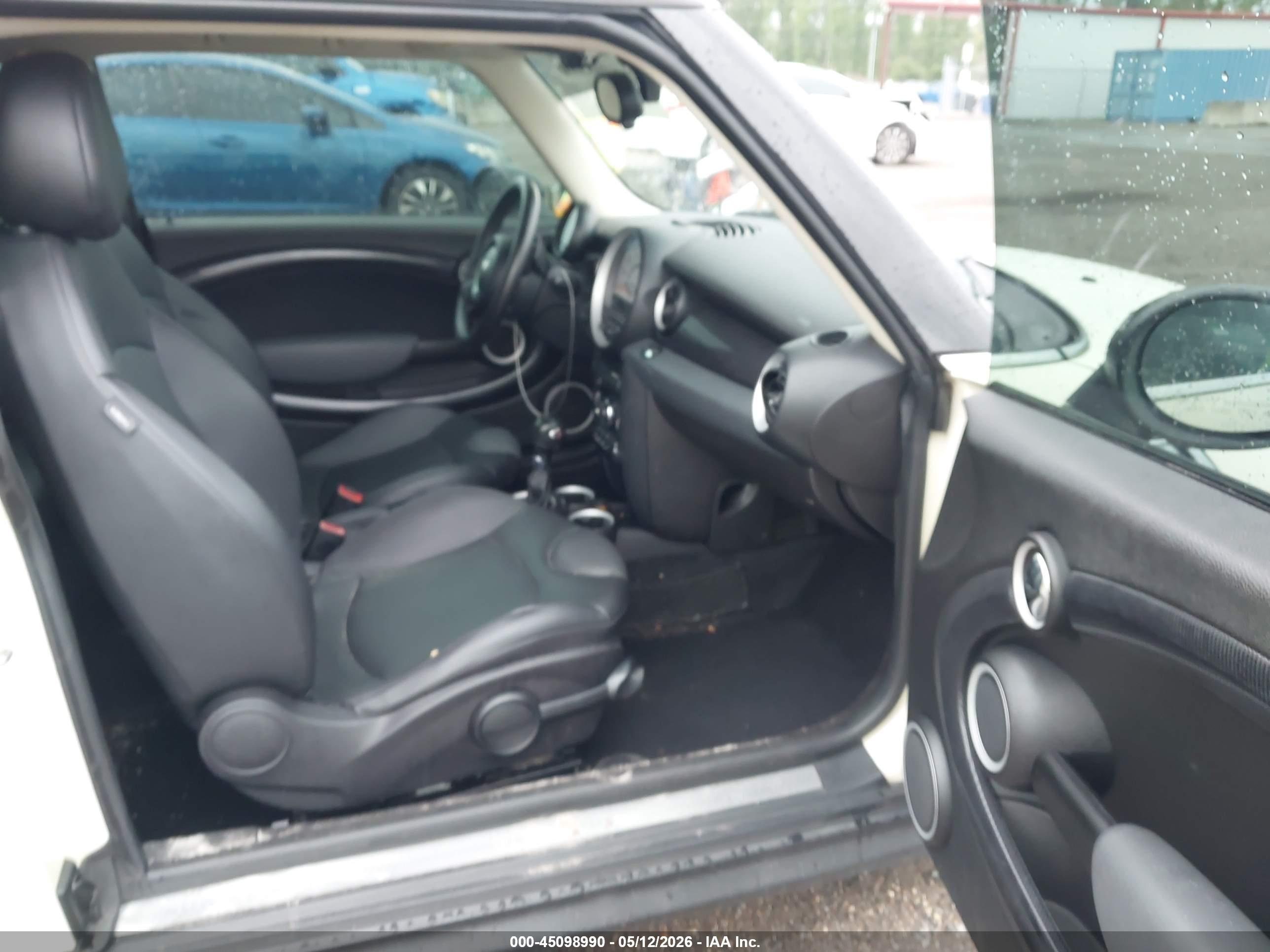 MINI COOPER image 5
