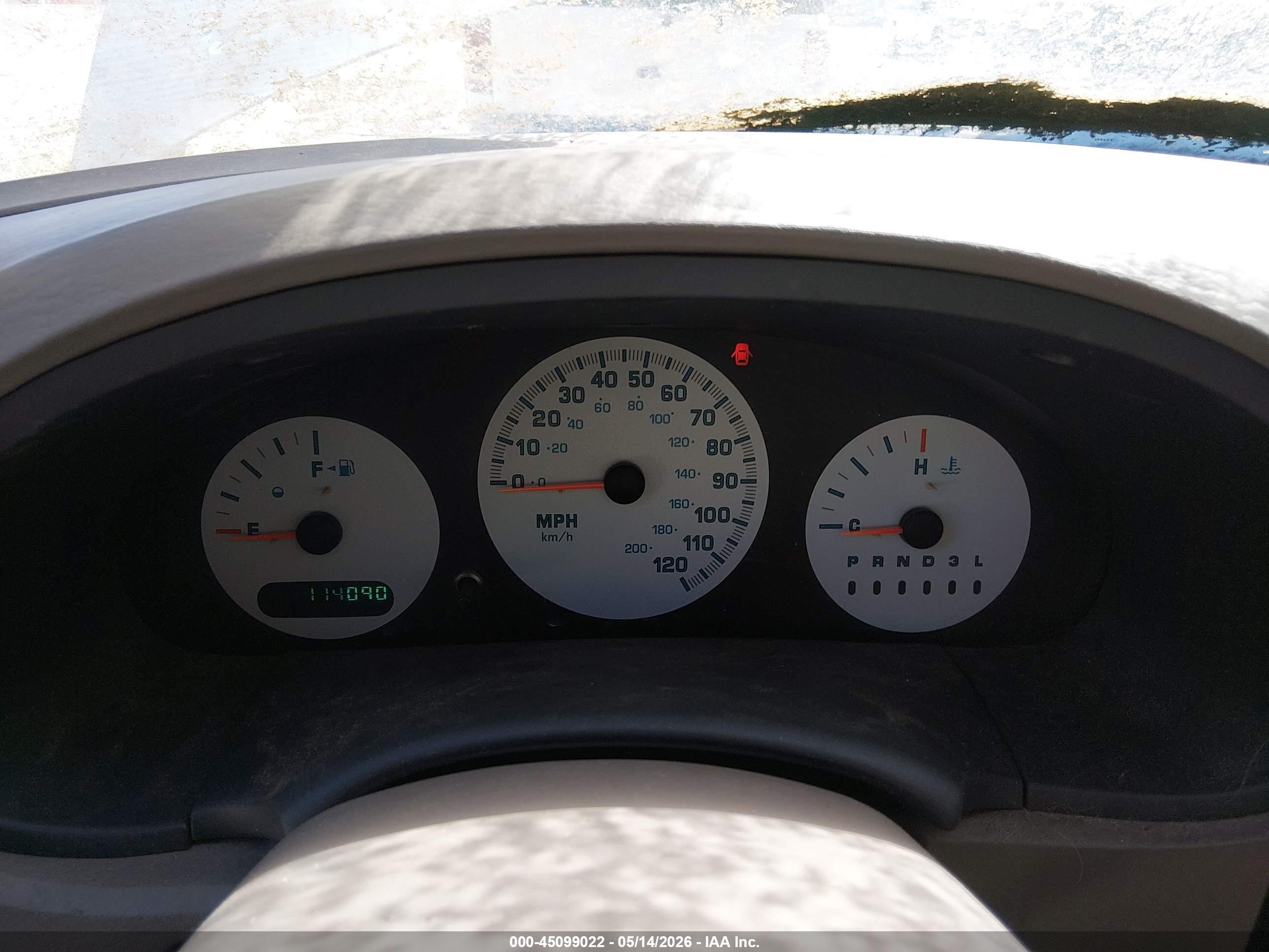 DODGE CARAVAN image 7