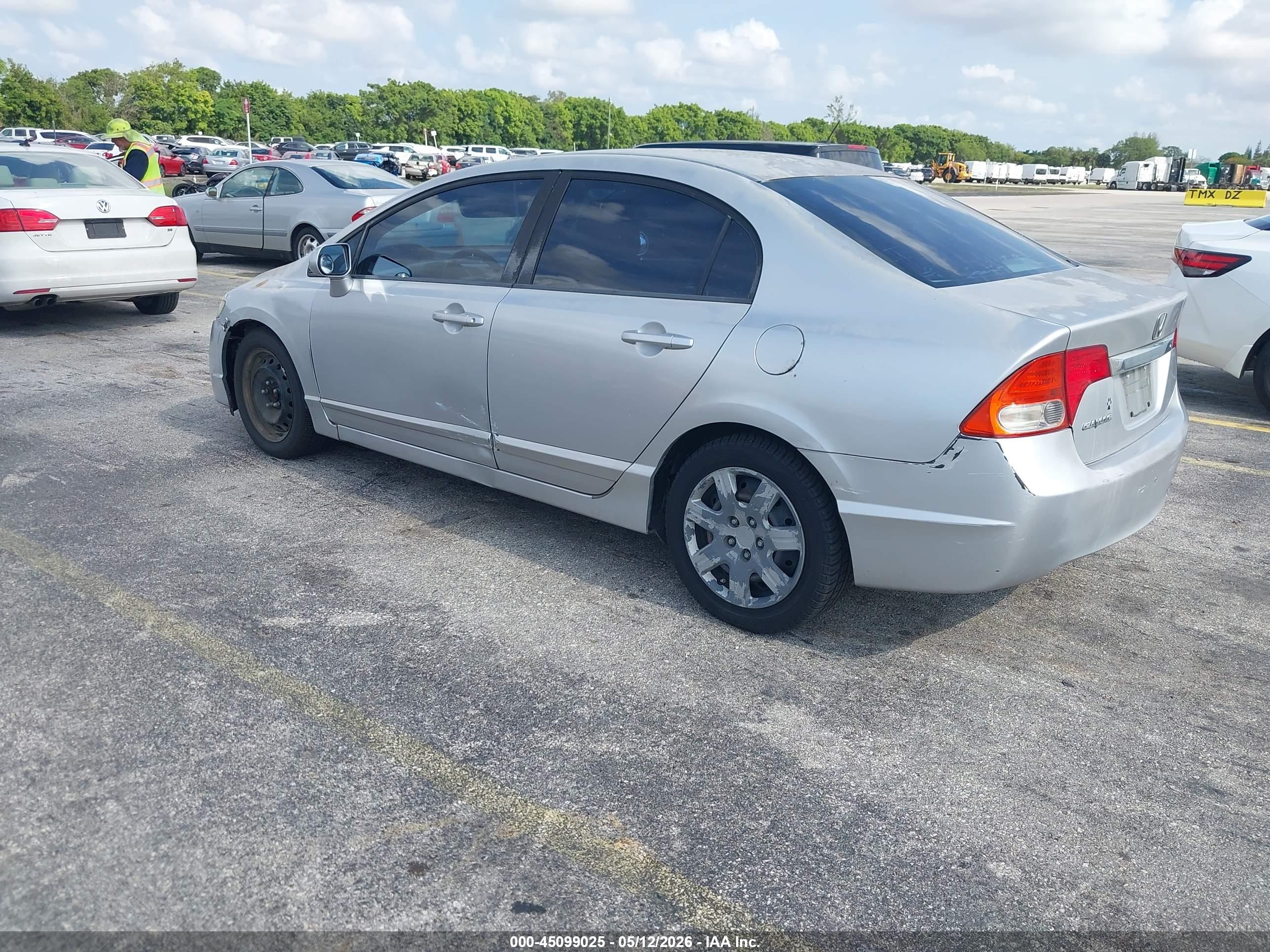 HONDA CIVIC image 3