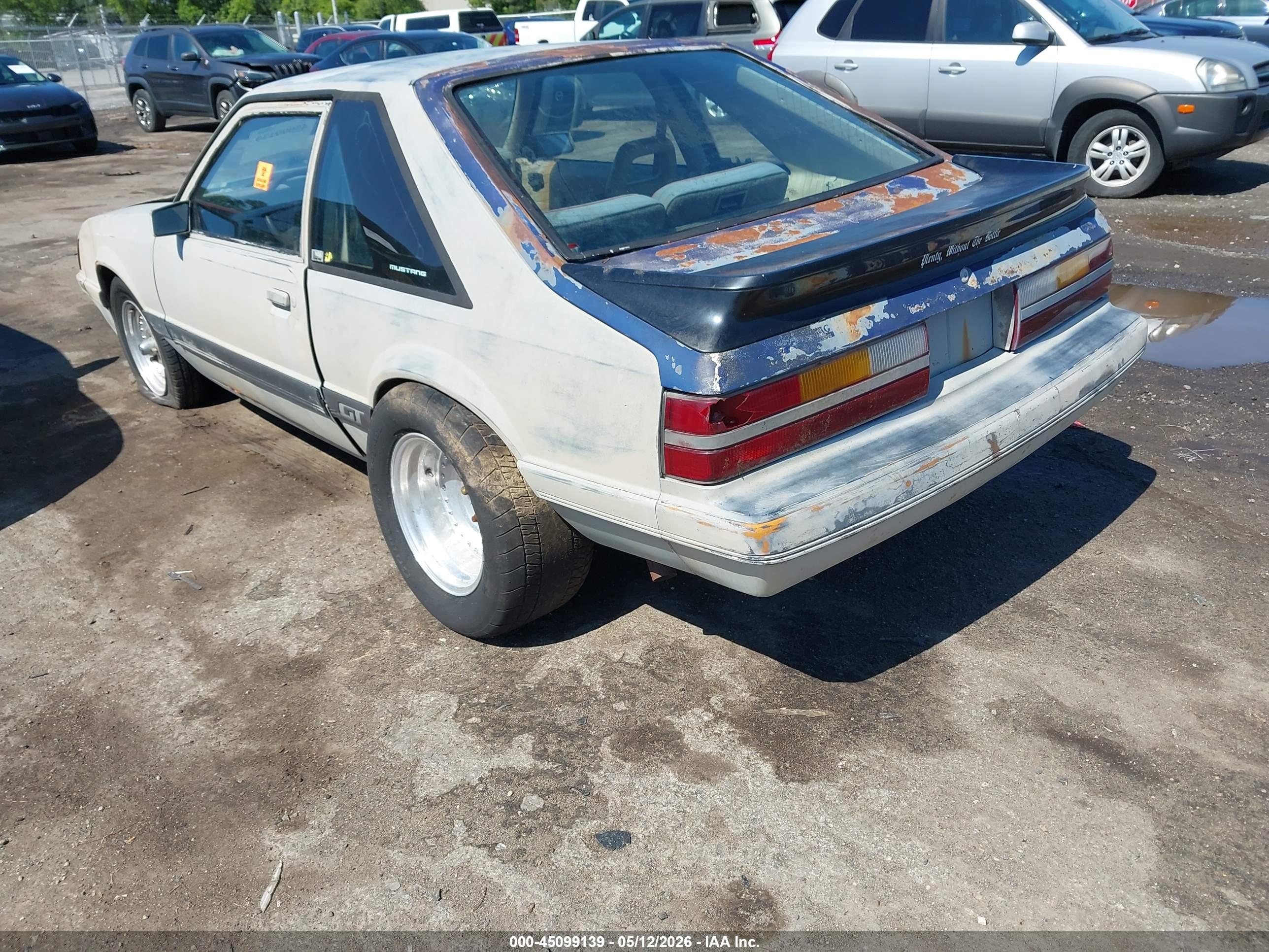 FORD MUSTANG image 3