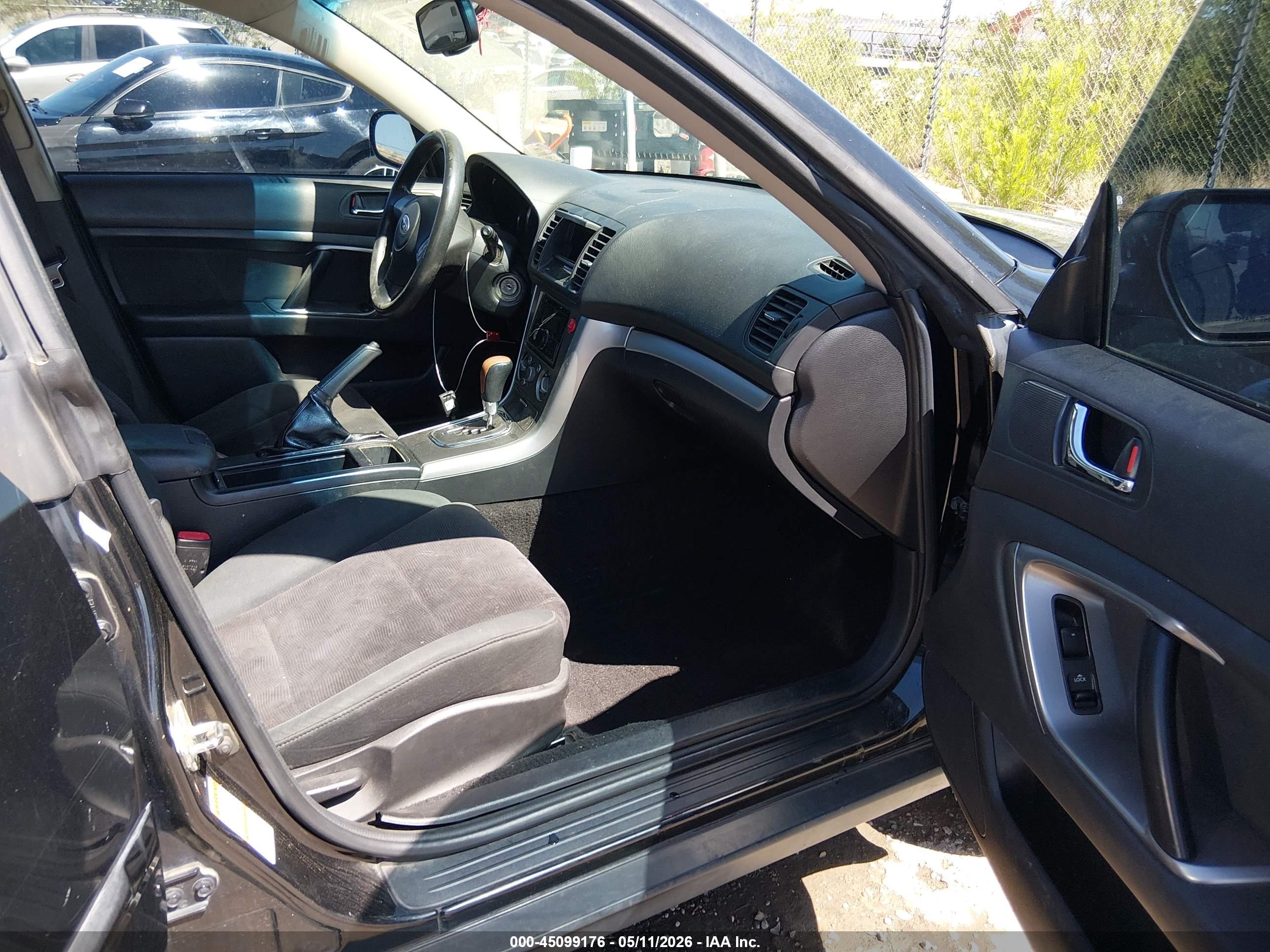 SUBARU OUTBACK image 5