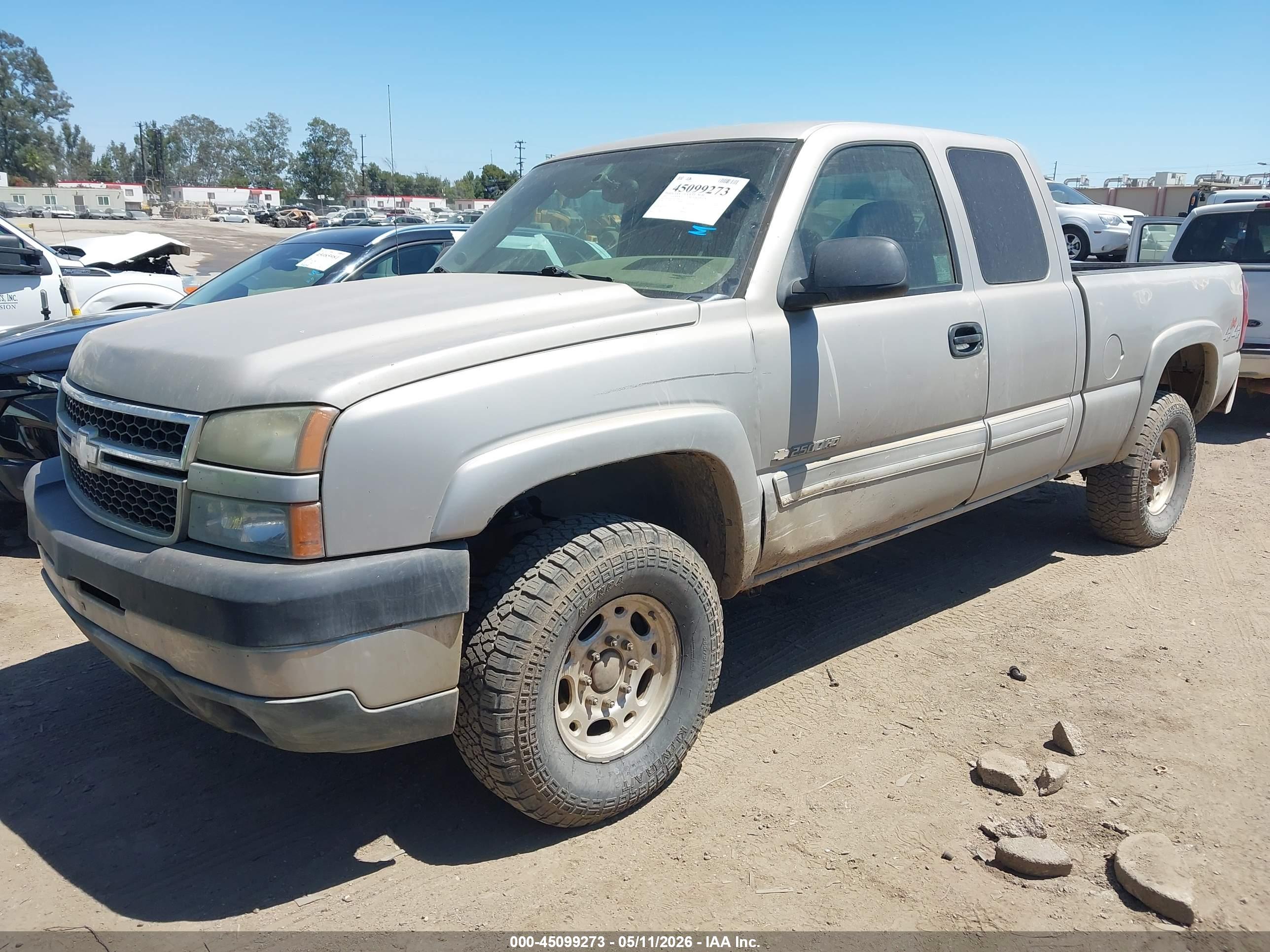 CHEVROLET SILVERADO image 2