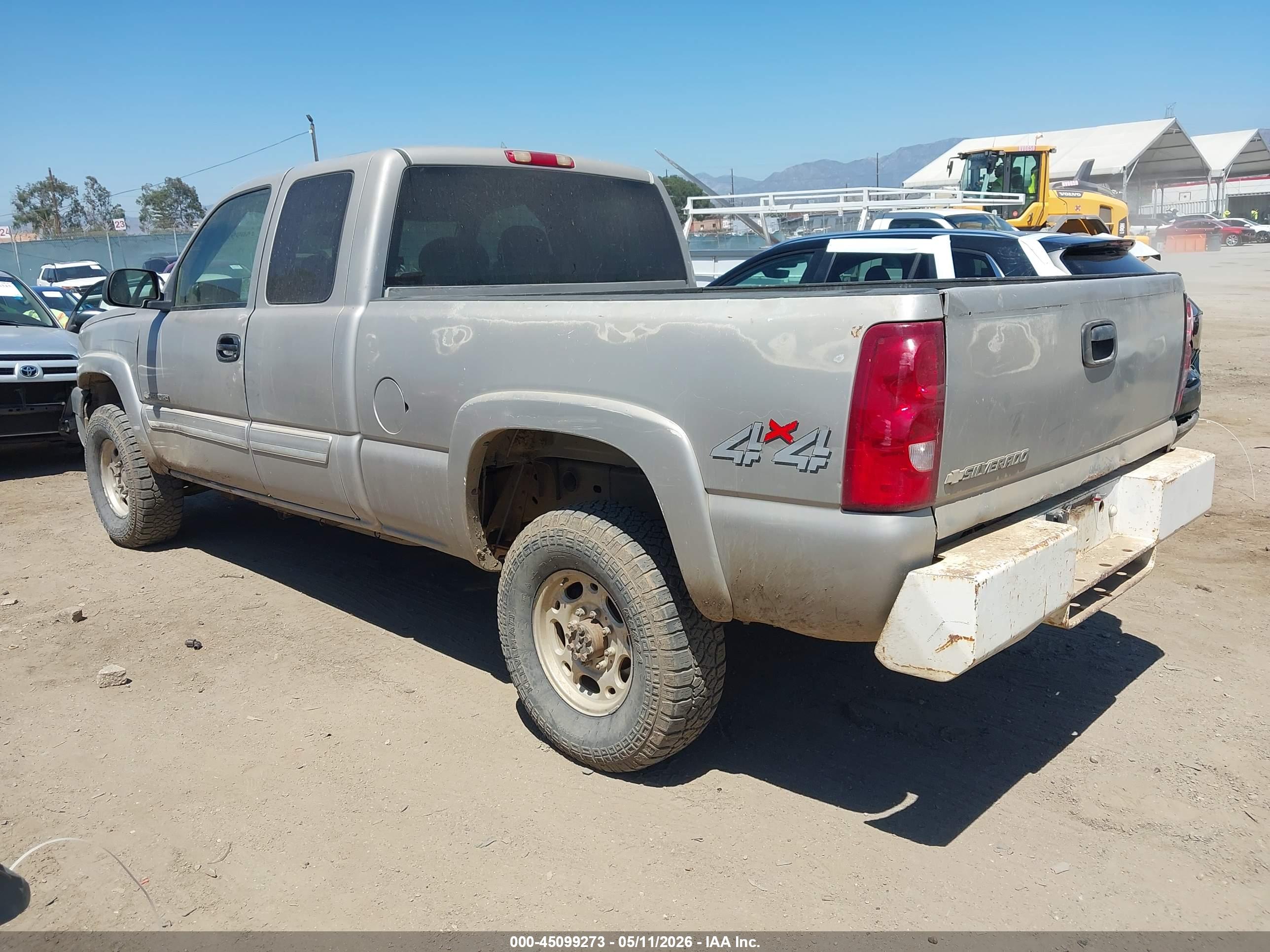 CHEVROLET SILVERADO image 3