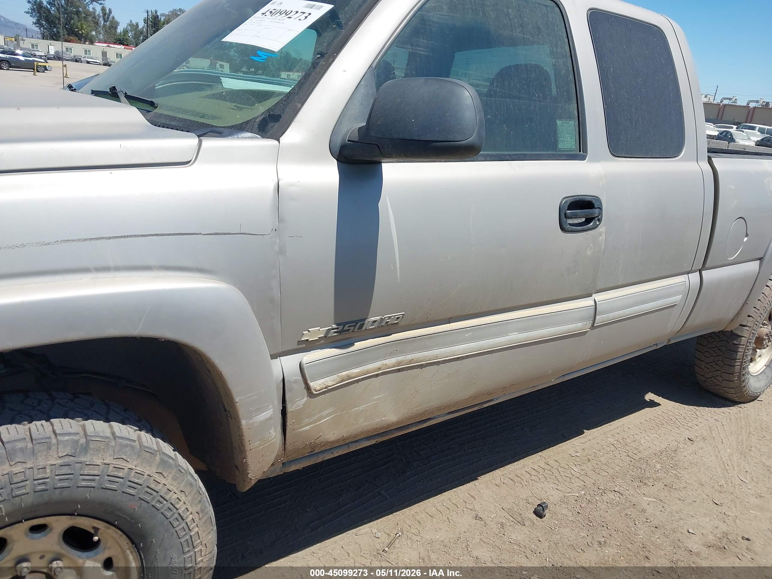 CHEVROLET SILVERADO image 6