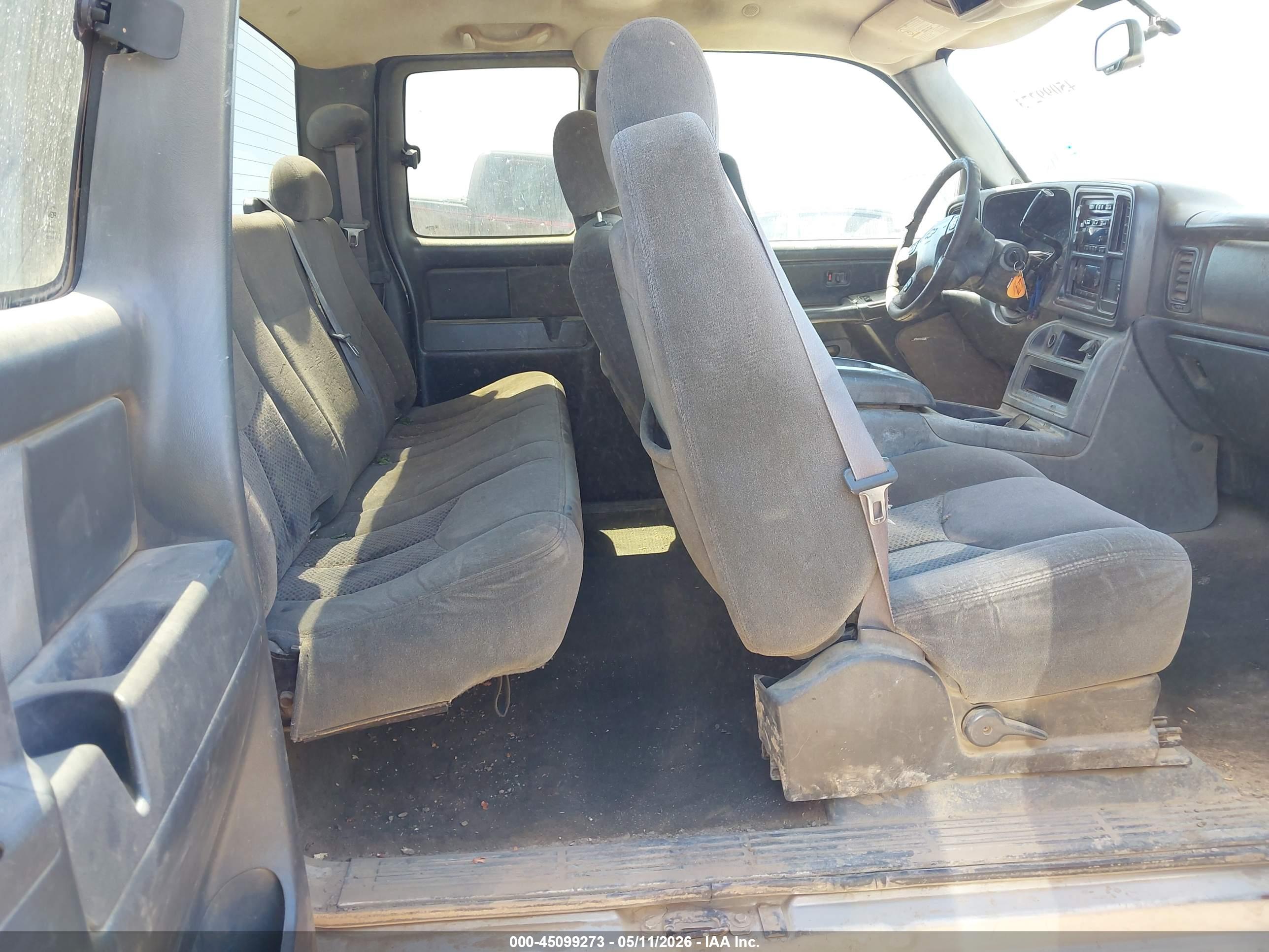 CHEVROLET SILVERADO image 8