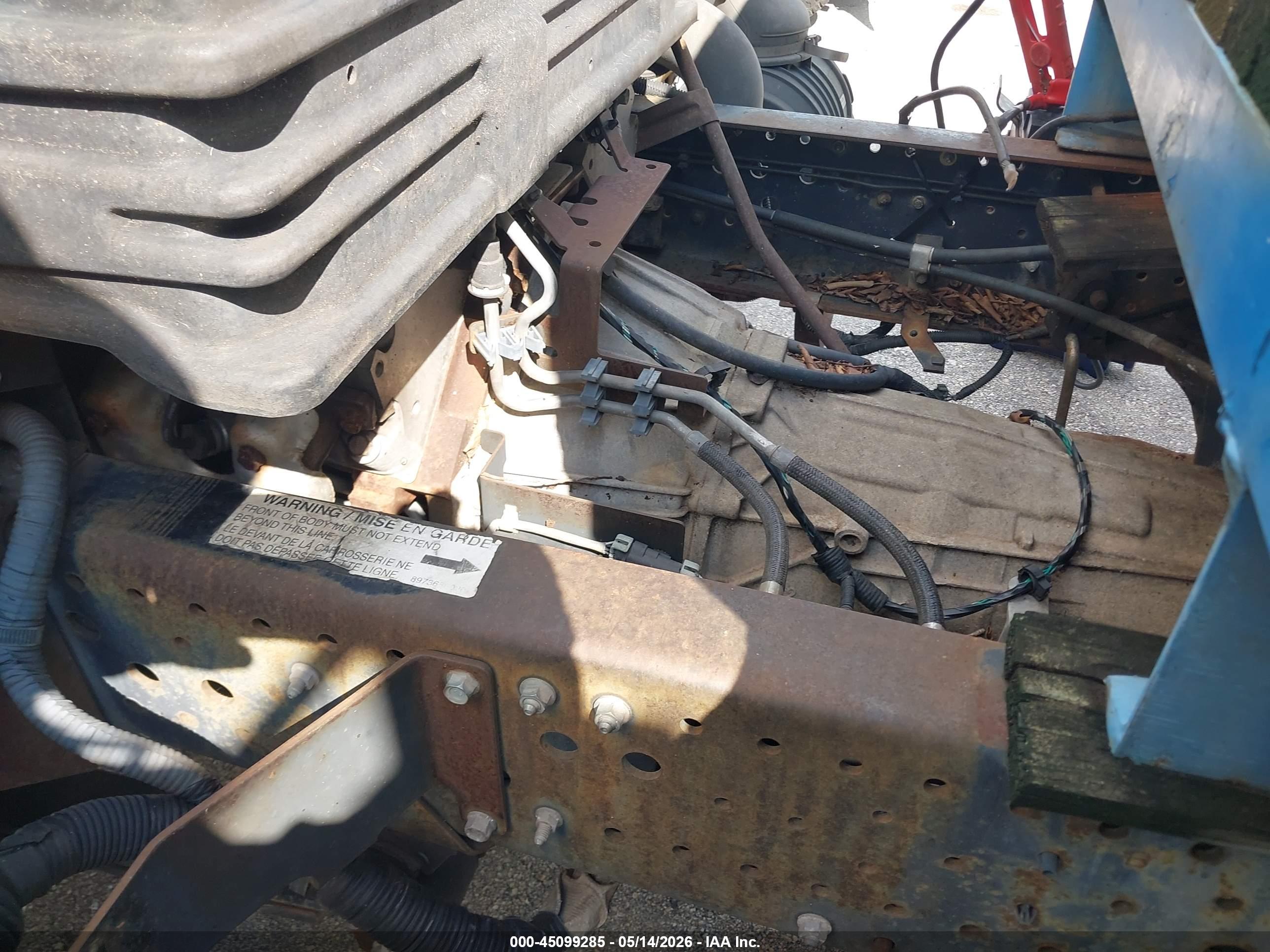 ISUZU NPR image 10