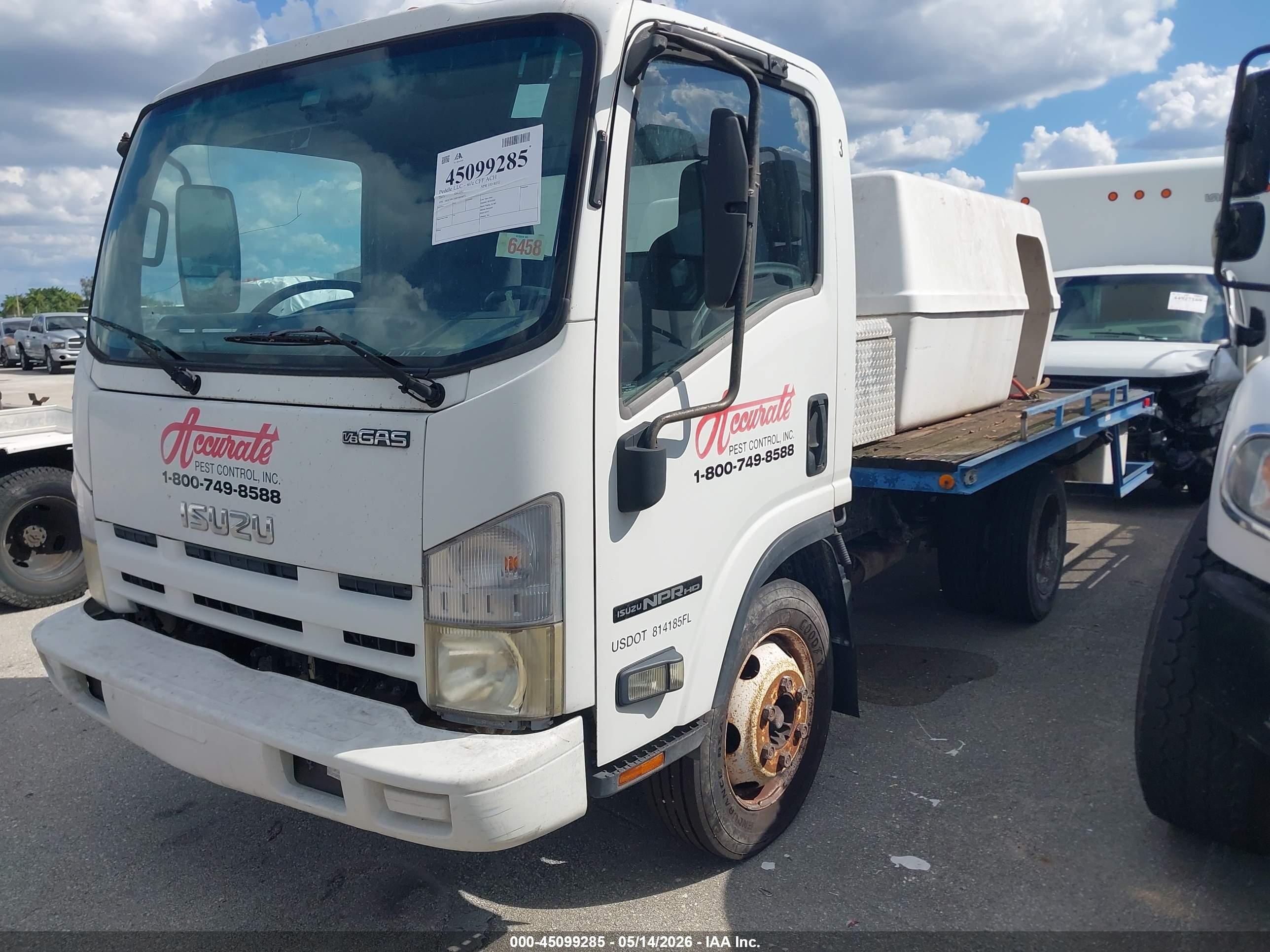 ISUZU NPR image 2