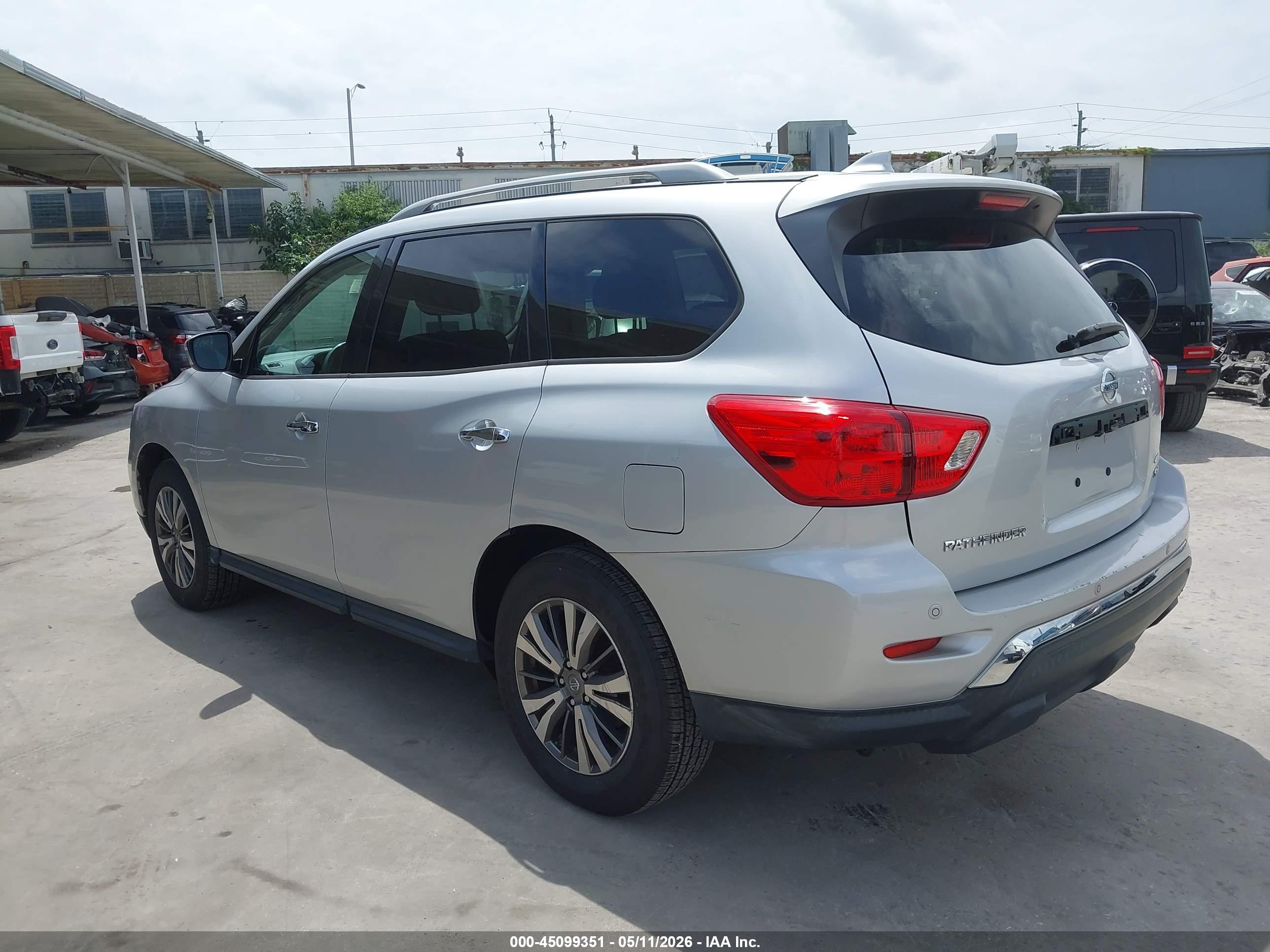 NISSAN PATHFINDER image 3